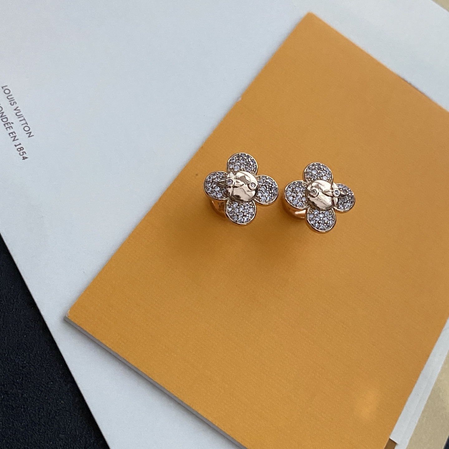 ルイヴィトン サンフラワー ピアス ゴールド 画像 8