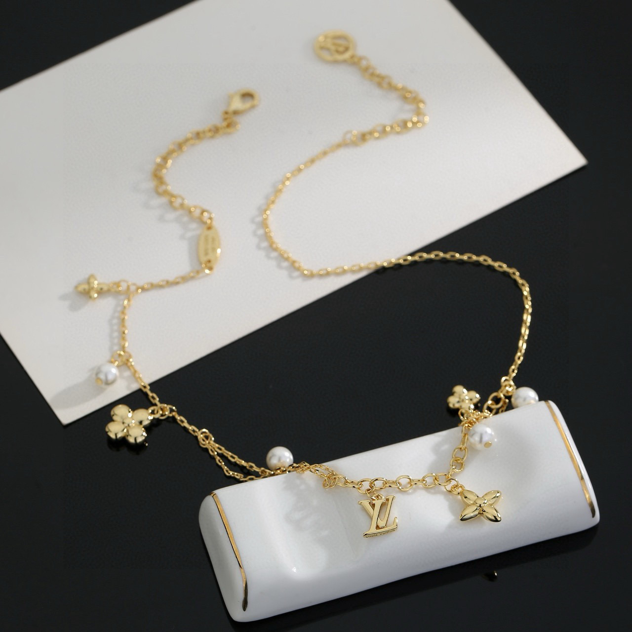 ルイヴィトン ロゴレター LV Twig スター ネックレス 詳細画像 1