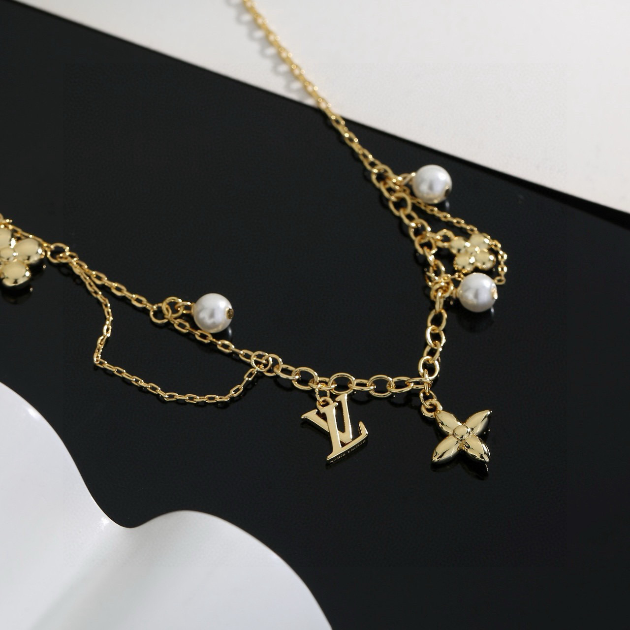 ルイヴィトン ロゴレター LV Twig スター ネックレス 画像 9