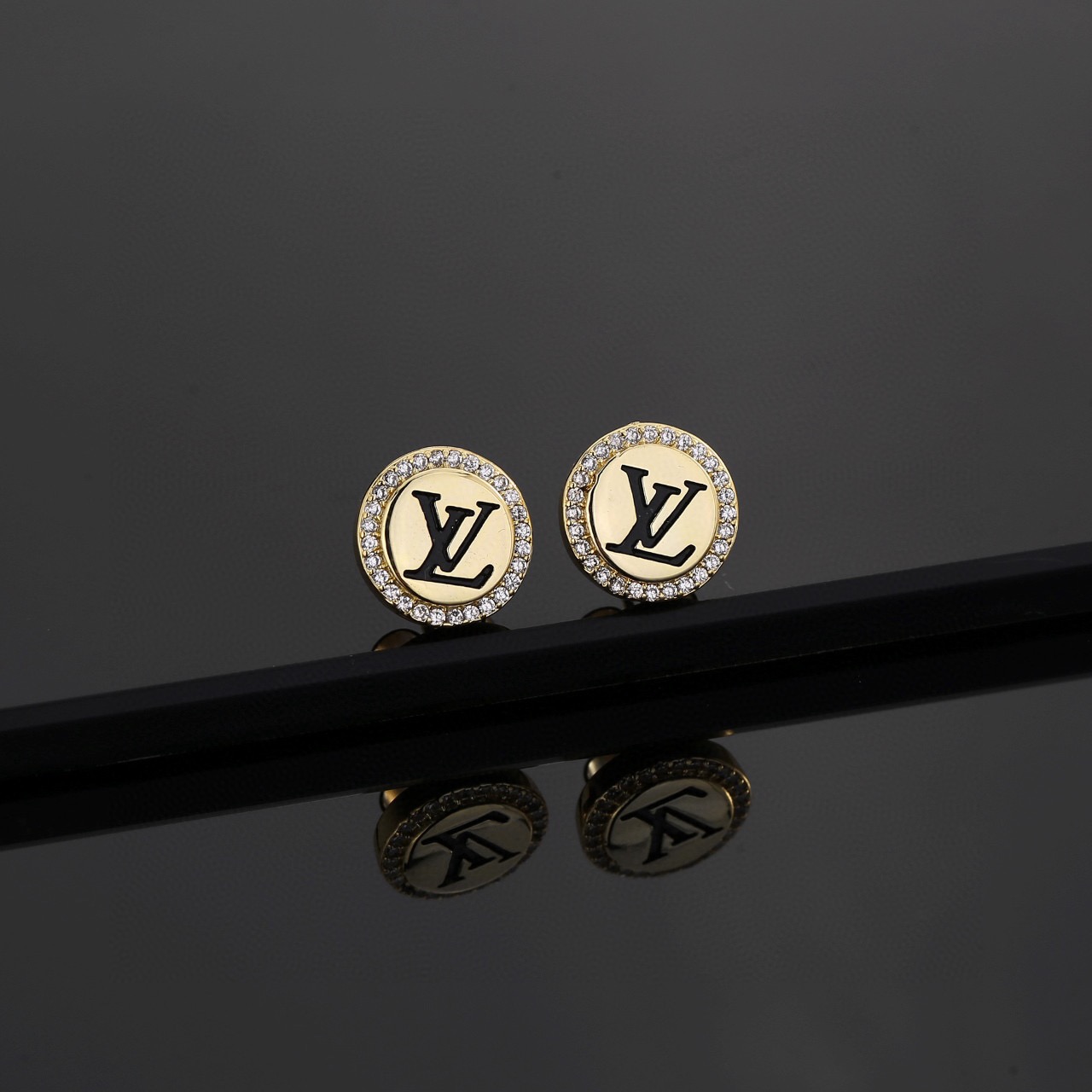 ルイヴィトン ロゴレター LV Twig スター スクエア ピアス 詳細画像 1