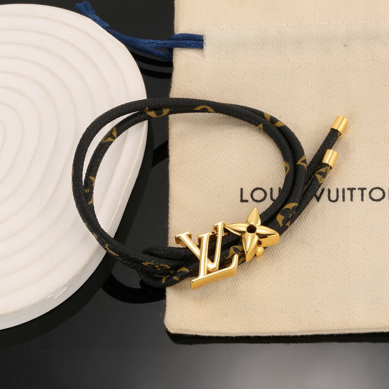 ルイヴィトン LV Circle リバーシブル ブレスレット ロゴレター レザー ゴールド ブラックモノグラム 詳細画像 2