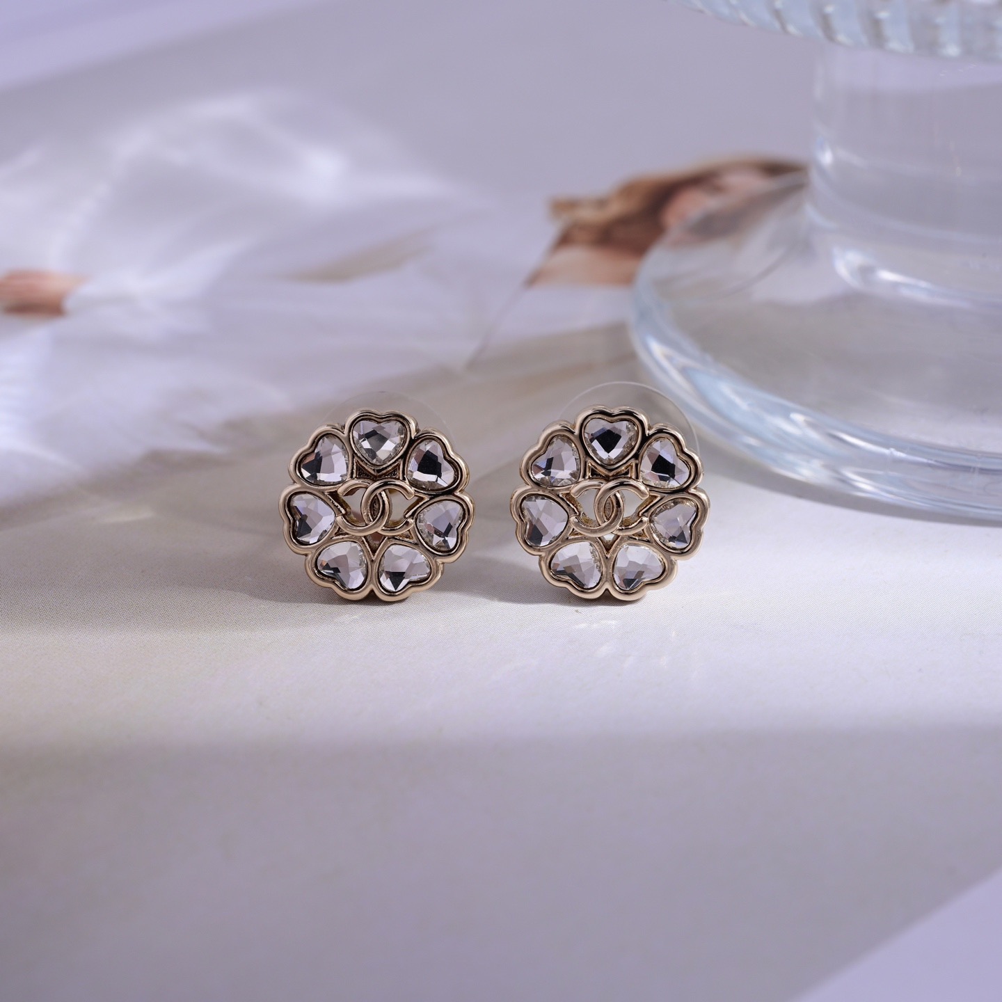 シャネル レザー ピアス クリスタル フラワー スタッド 画像 4