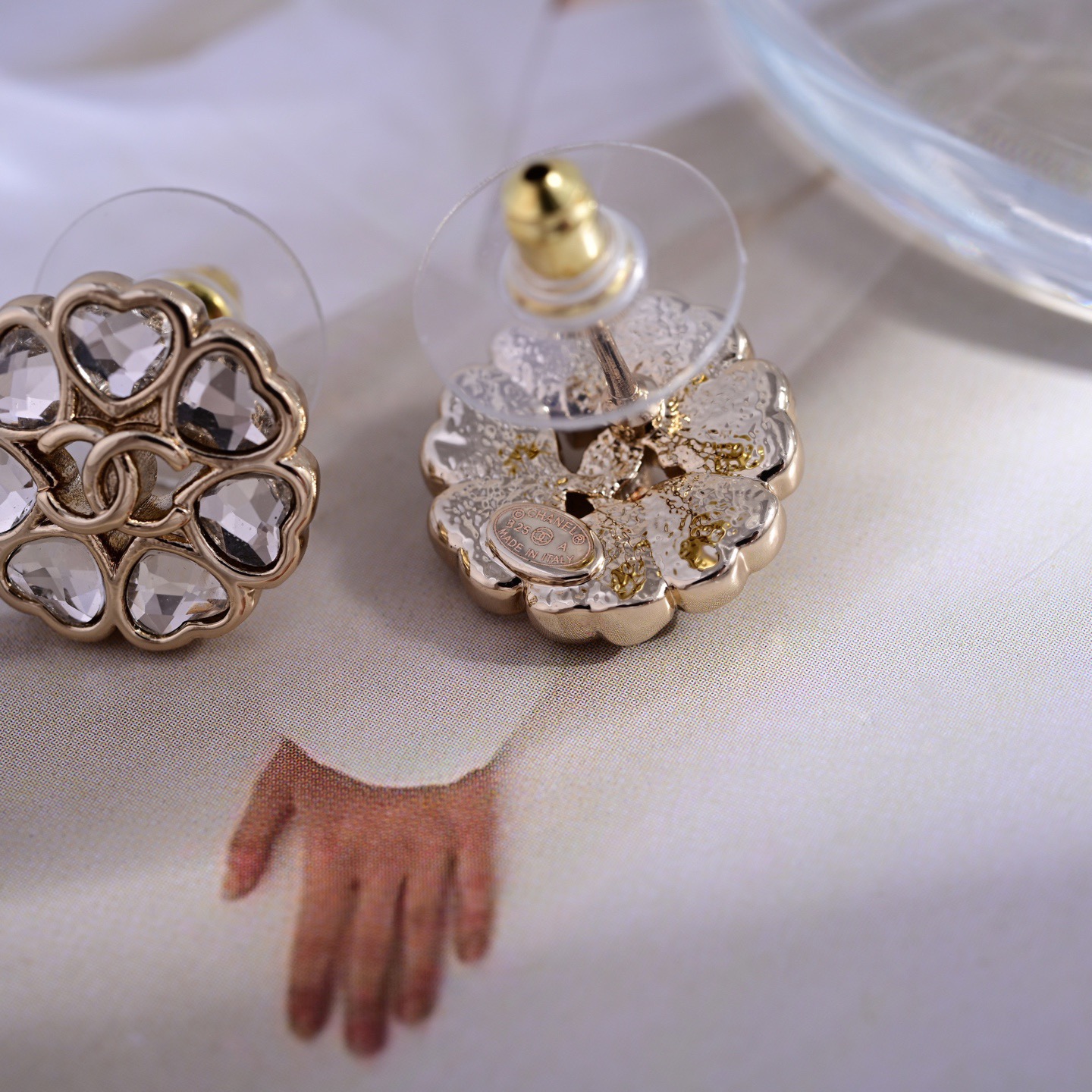 シャネル レザー ピアス クリスタル フラワー スタッド 画像 5
