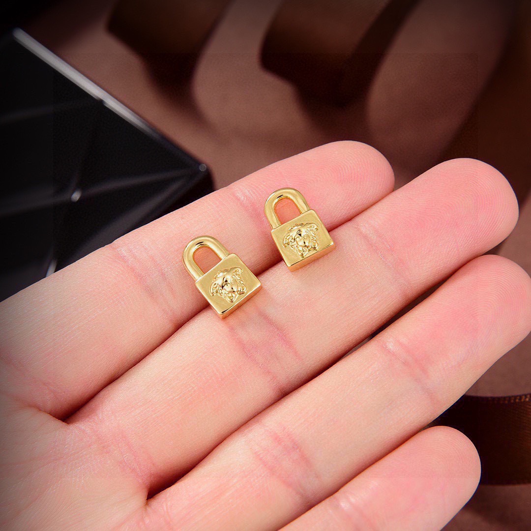 ヴェルサーチェ ピアス ゴールド パドロック ドロップ 画像 5