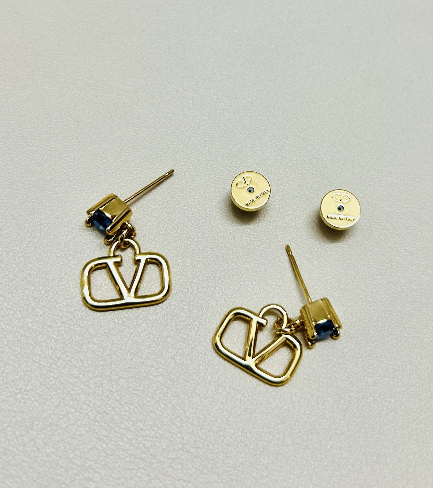 ヴァレンティノ Vロゴ ブルーストーン ハート ピアス ゴールド 詳細画像 2