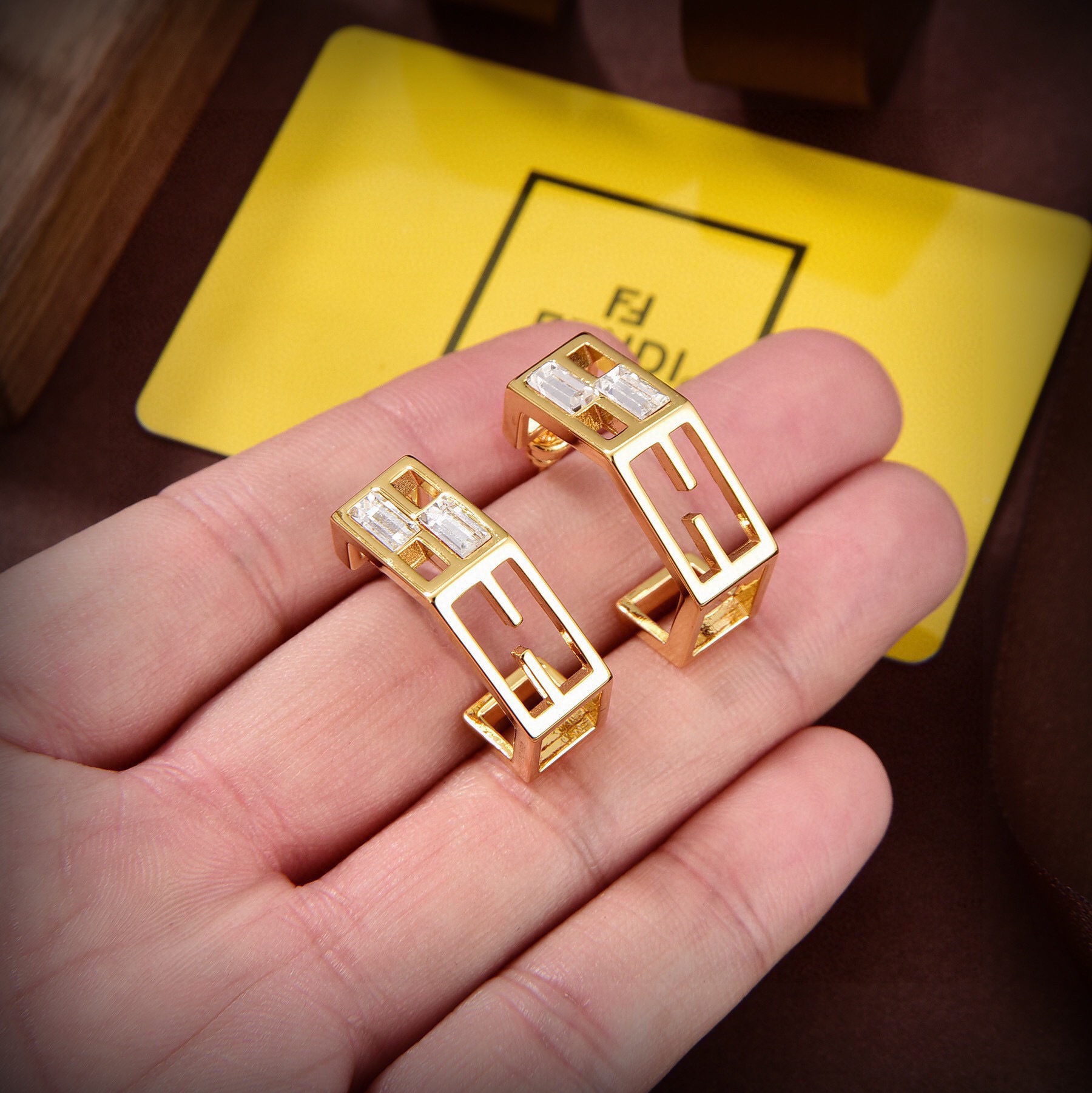 フェンディ ロゴレター ピアス レクタングル FF ドロップ 画像 7
