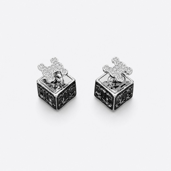グッチ ロゴレター ピアス シルバー オーバル ロゴ ドロップ