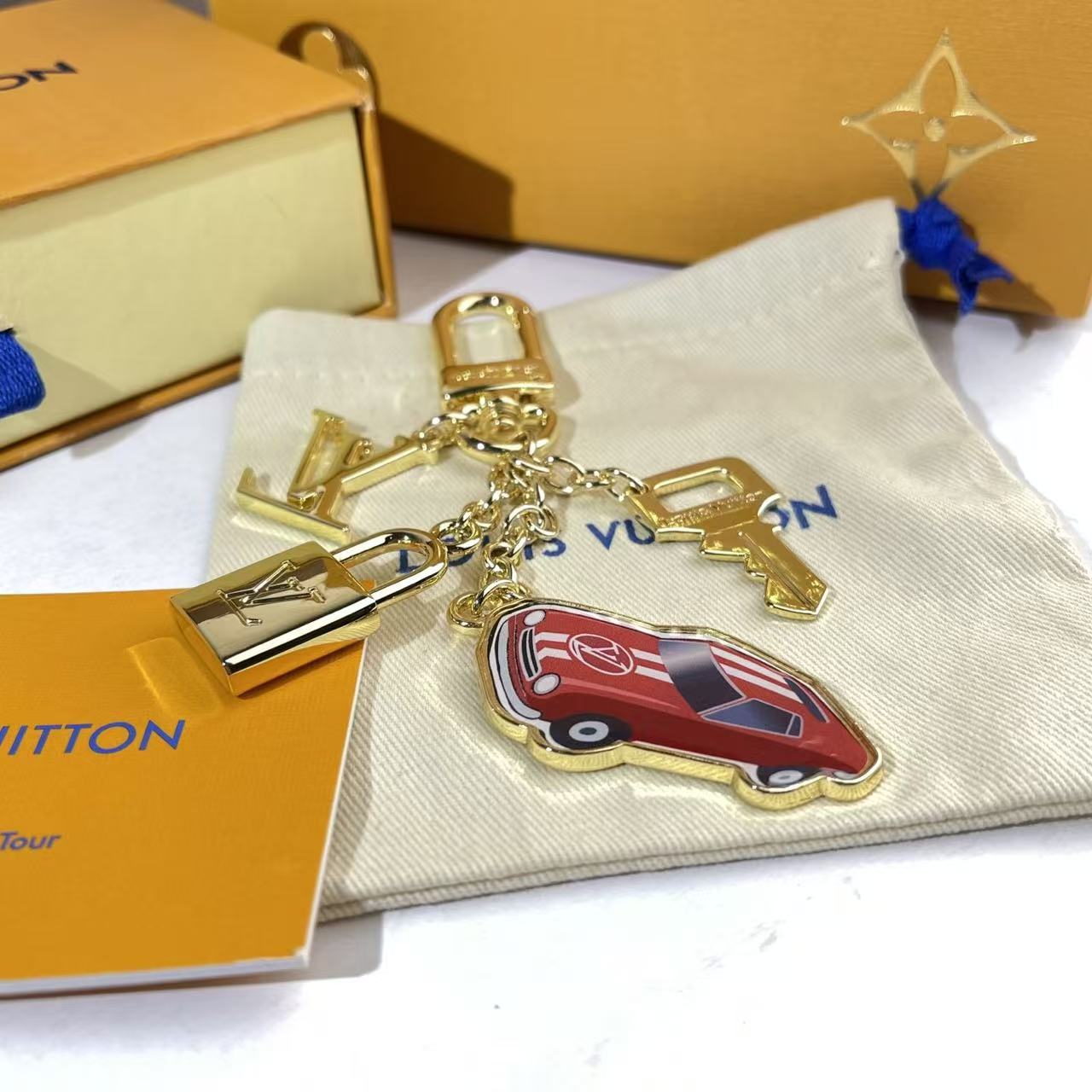 ルイヴィトン 1V レースカー レッド エナメル バッグチャーム キーホルダー 詳細画像 3