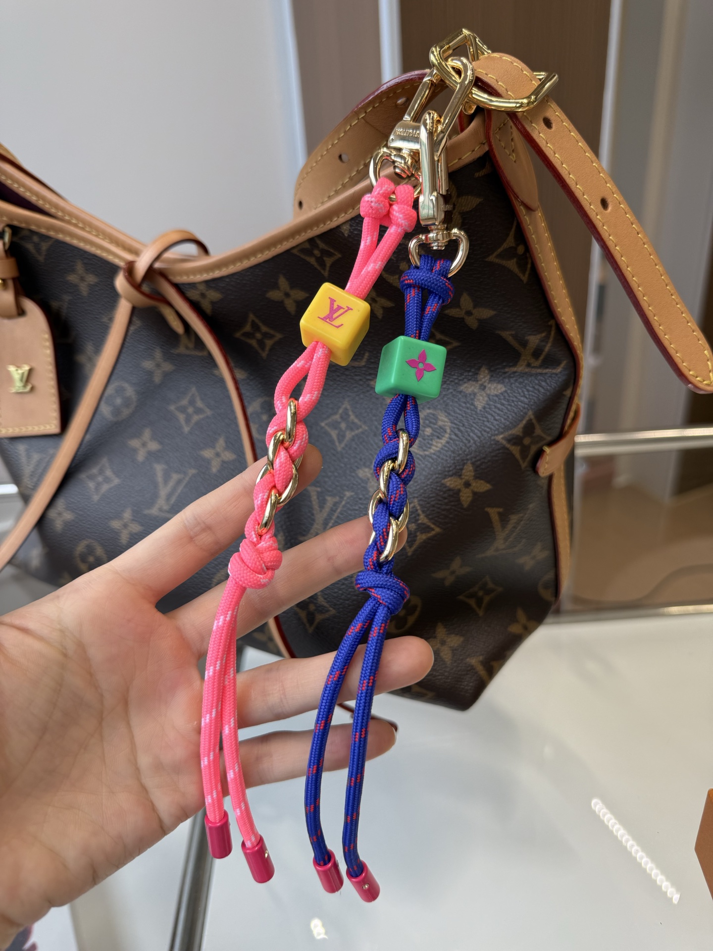 ルイヴィトン マルチカラー バッグチャーム キーホルダー 画像 5