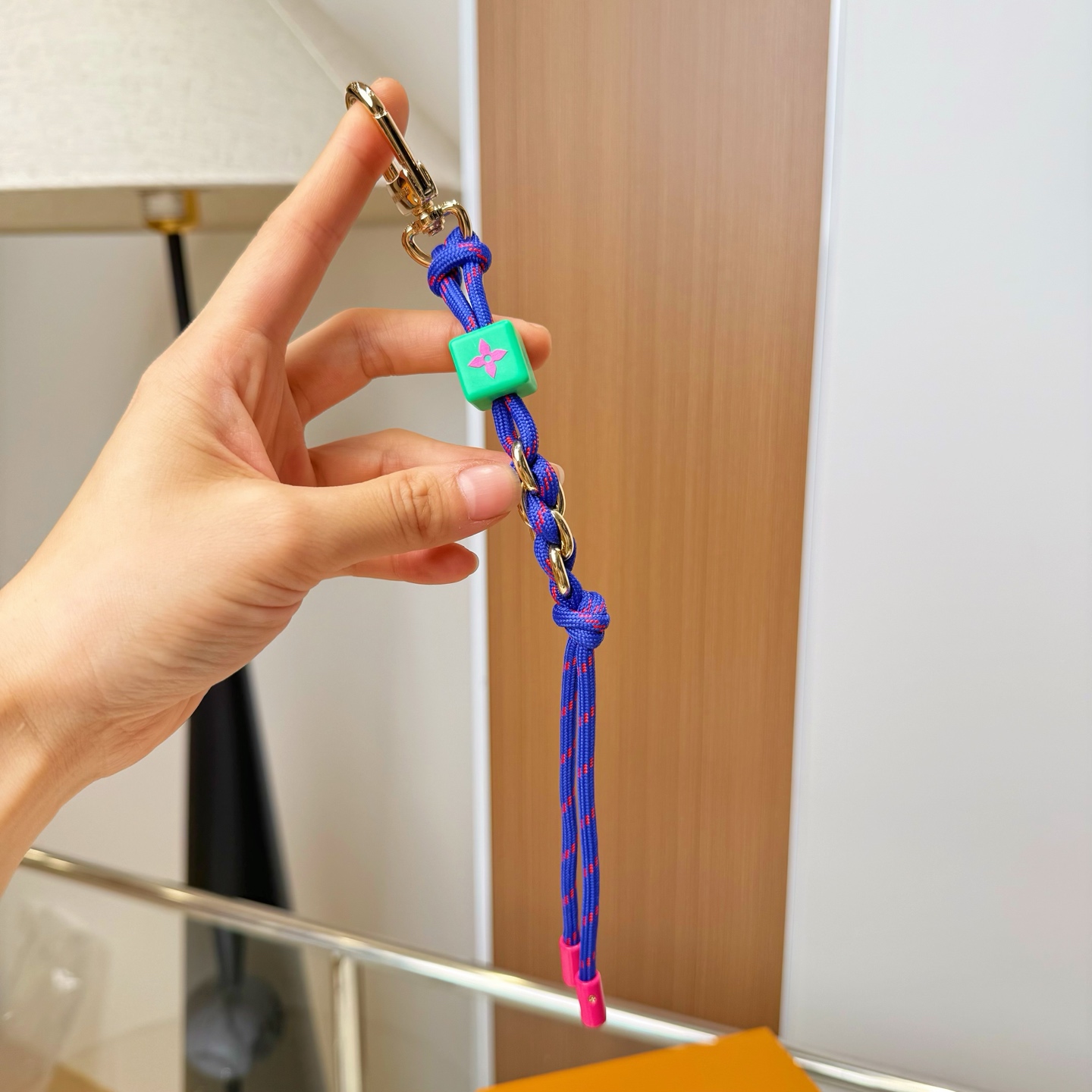 ルイヴィトン ピンク ネイビーブルー ゴールド チェーン バッグチャーム キーホルダー 画像 4