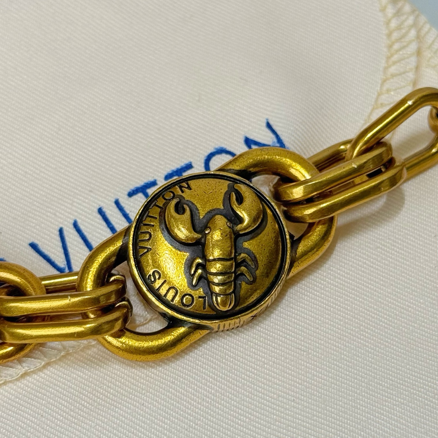 ルイヴィトン シルバー ゴールド チェーン コイン ロゴレター バッグチャーム キーホルダー 画像 5
