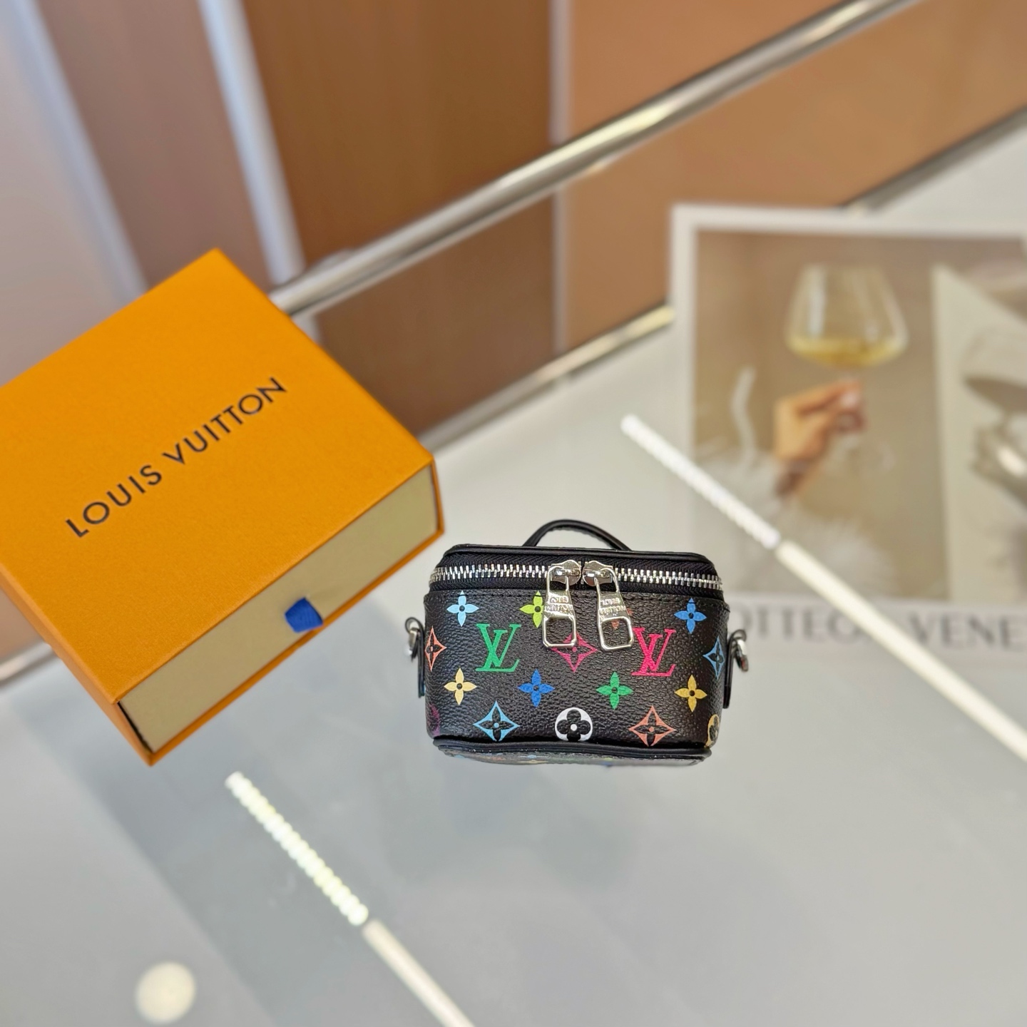 ルイヴィトン Micro Vanity Case デューン ベージュ ブラック マルチカラー モノグラム M03812 詳細画像 2