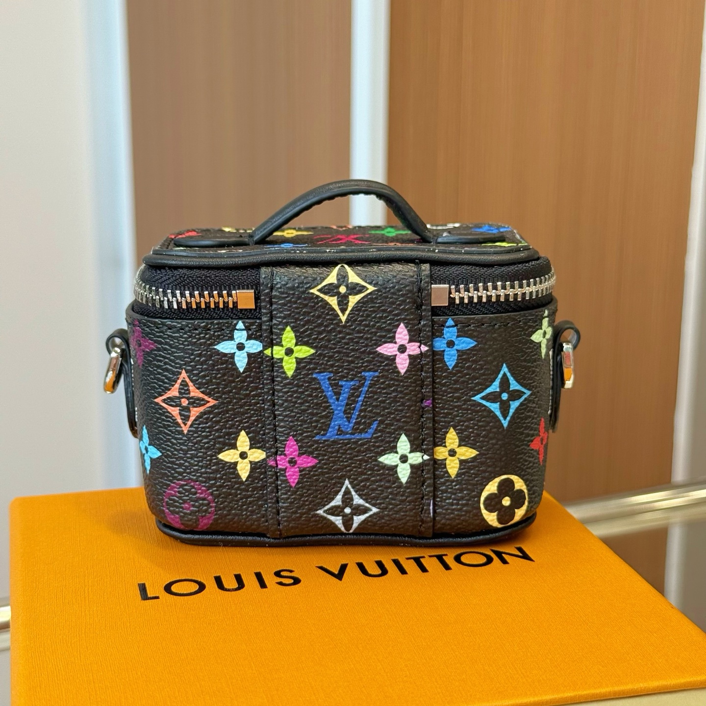 ルイヴィトン Micro Vanity Case デューン ベージュ ブラック マルチカラー モノグラム M03812 画像 6