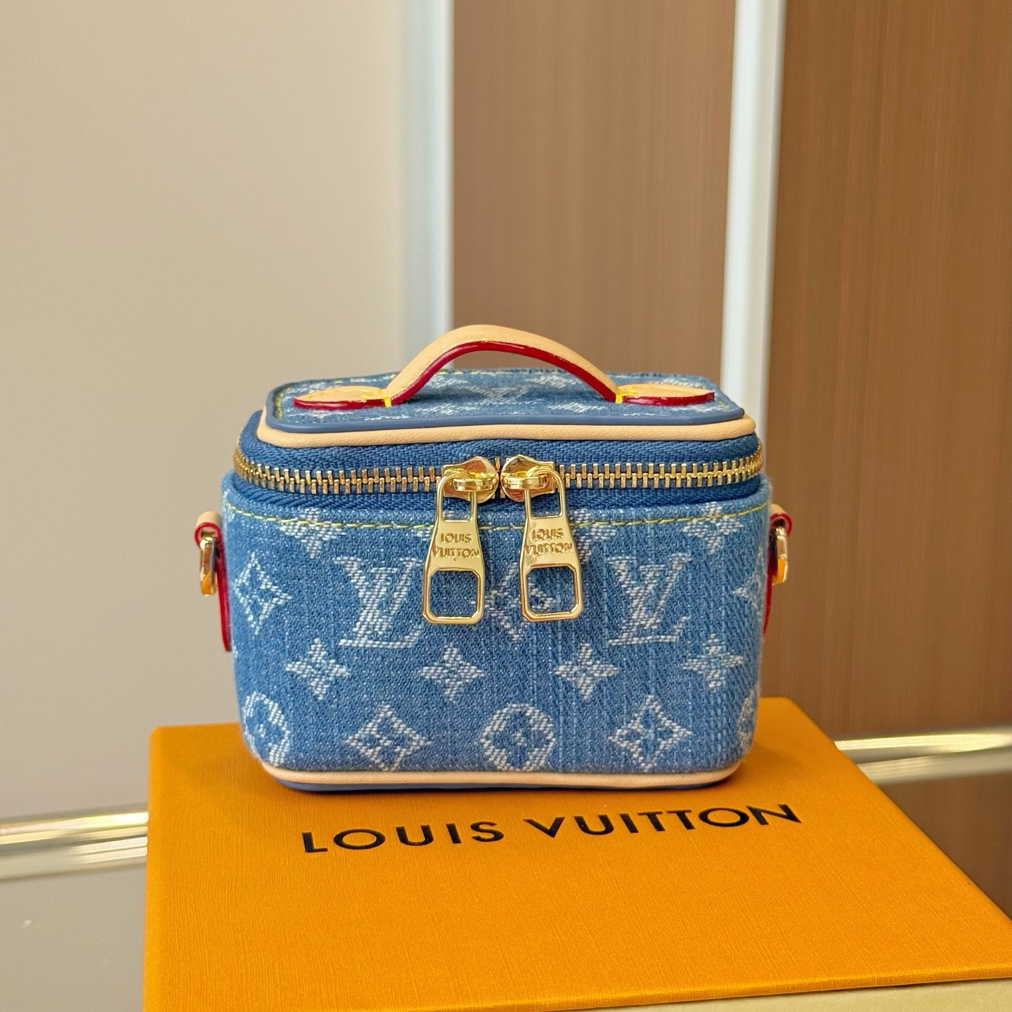 ルイヴィトン Micro Vanity Case デューン ベージュ ブルー モノグラム M03812 画像 5