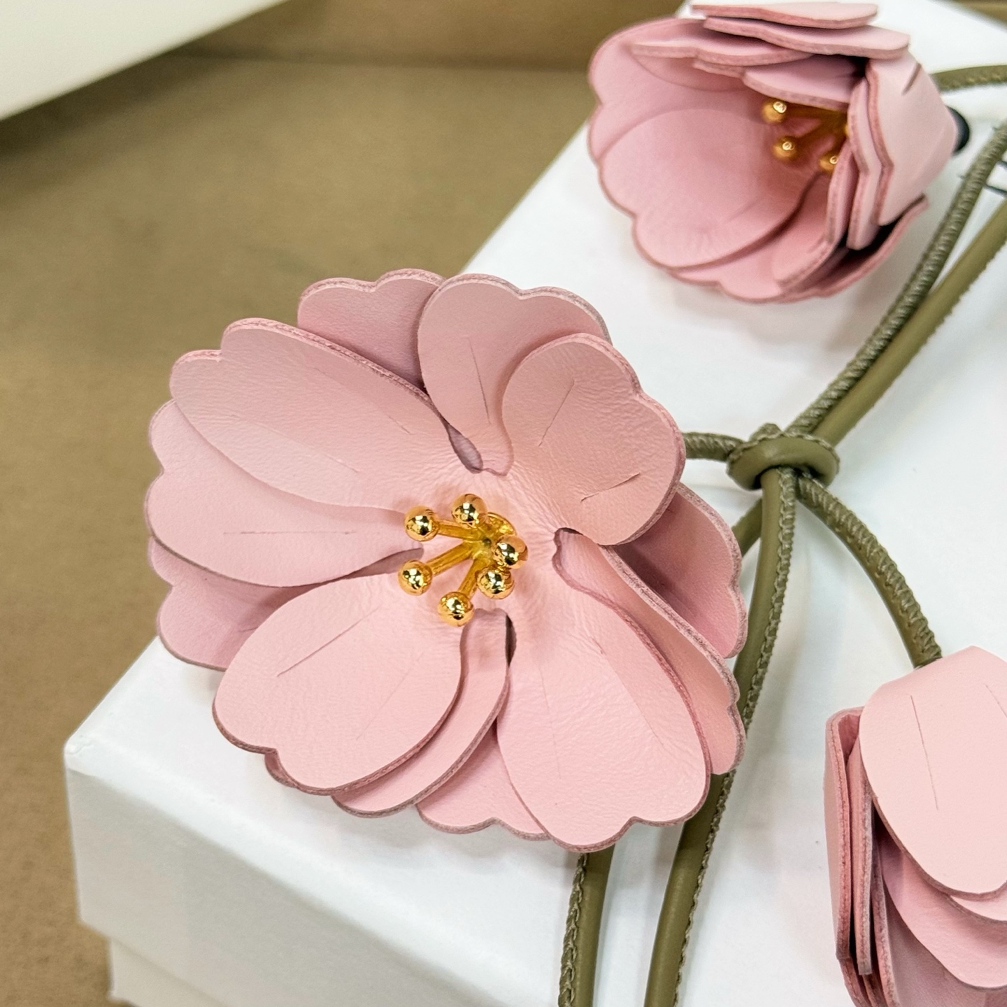 ロエベ 桜 アナグラム バッグチャーム キーホルダー 画像 6