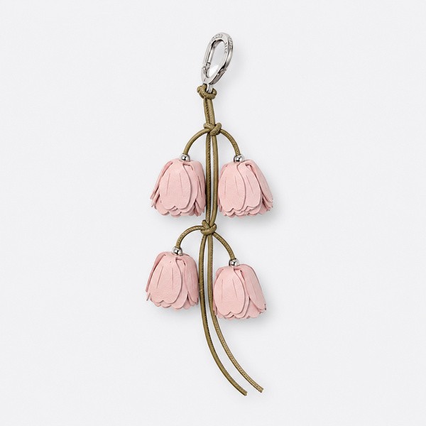 ロエベ 桜 アナグラム バッグチャーム キーホルダー