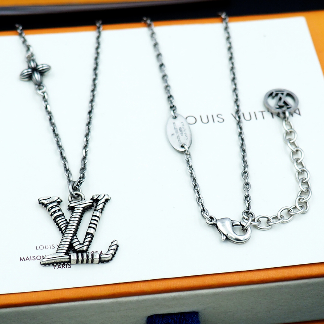 ルイヴィトン チェーン V Whisper ロゴレター ネックレス 画像 6