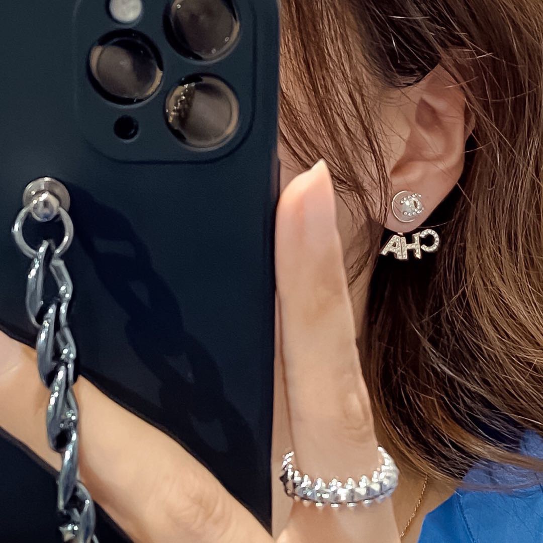 シャネル ロゴ レター ピアス イエローゴールド レター スタッド セット 画像 4