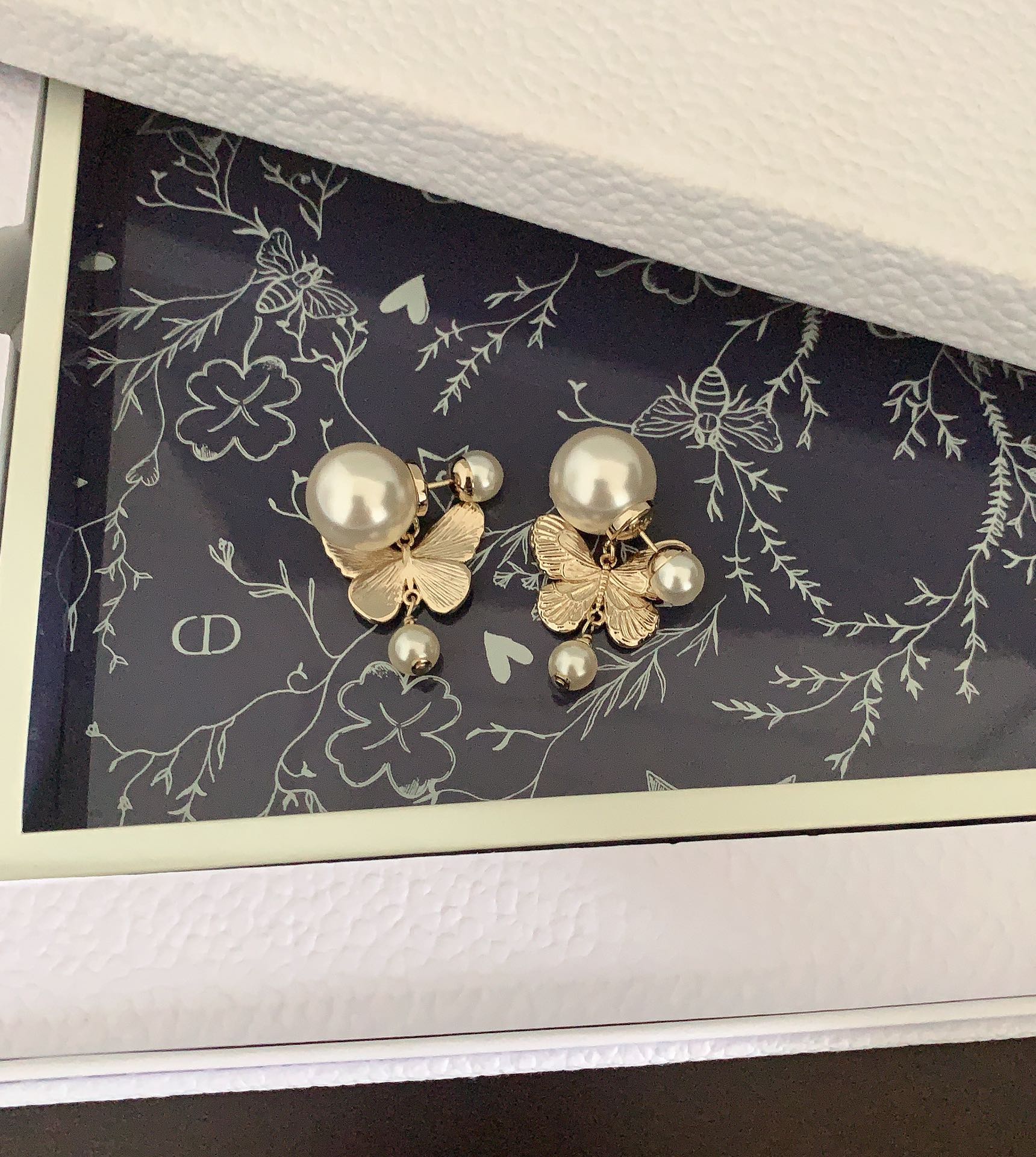 ディオール パール ピアス イエローゴールド パール ドロップ スタッド 画像 4