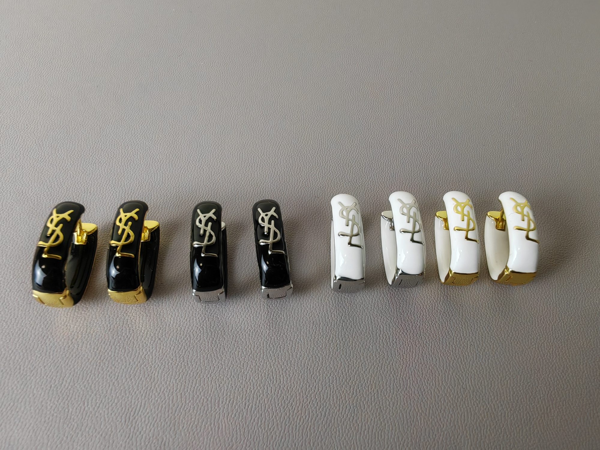 サンローラン ピアス ロゴ ロウ セット 詳細画像 1