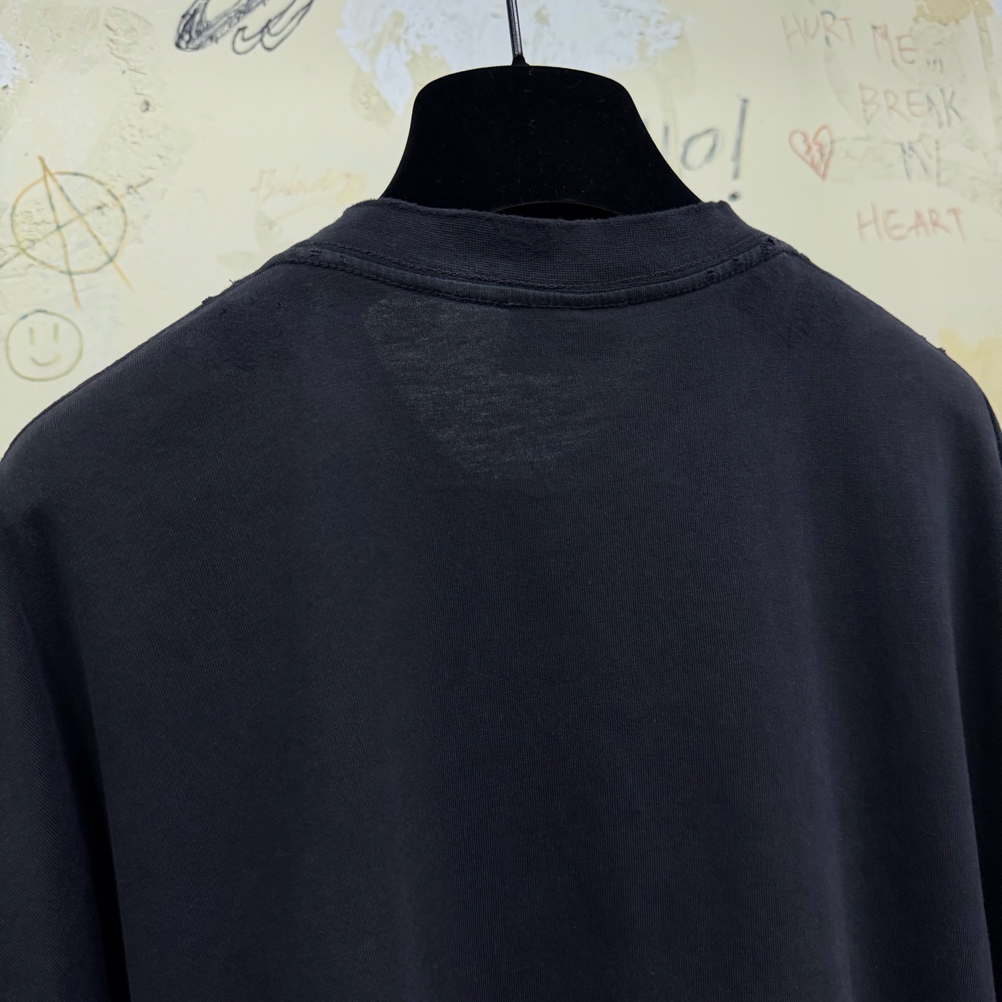 バレンシアガ ナイトビュー Avenue George V Tシャツ ブラック 画像 6