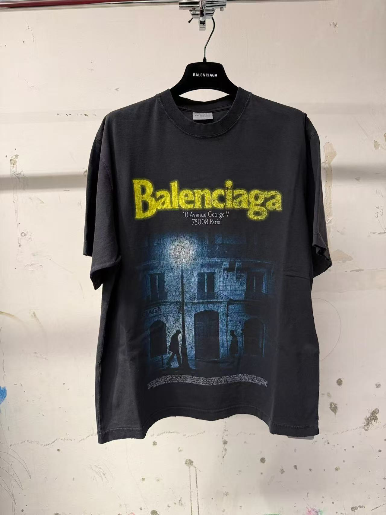バレンシアガ ナイトビュー Avenue George V Tシャツ ブラック 画像 7