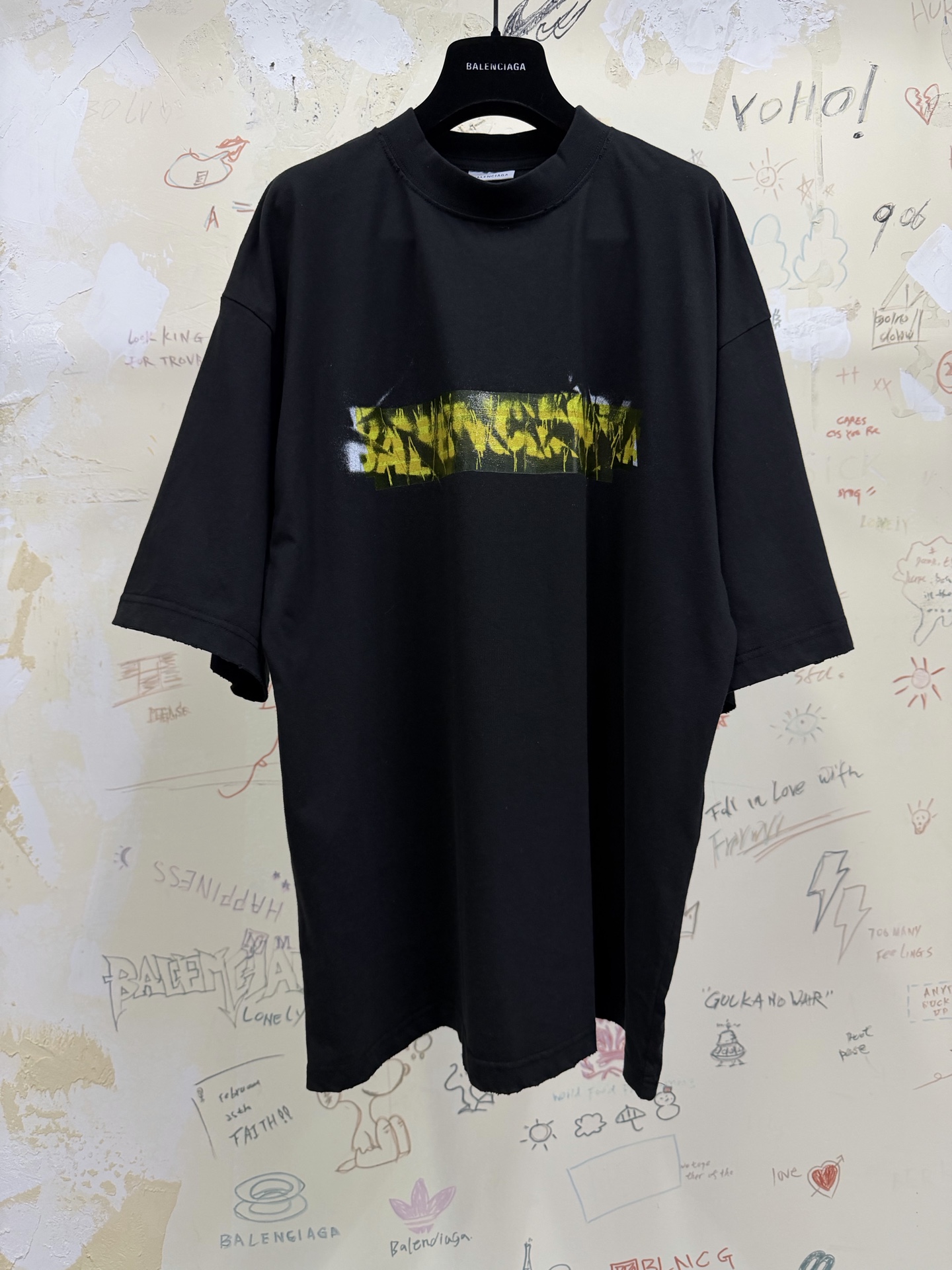 バレンシアガ レターテープ ロゴTシャツ ブラック 詳細画像 1