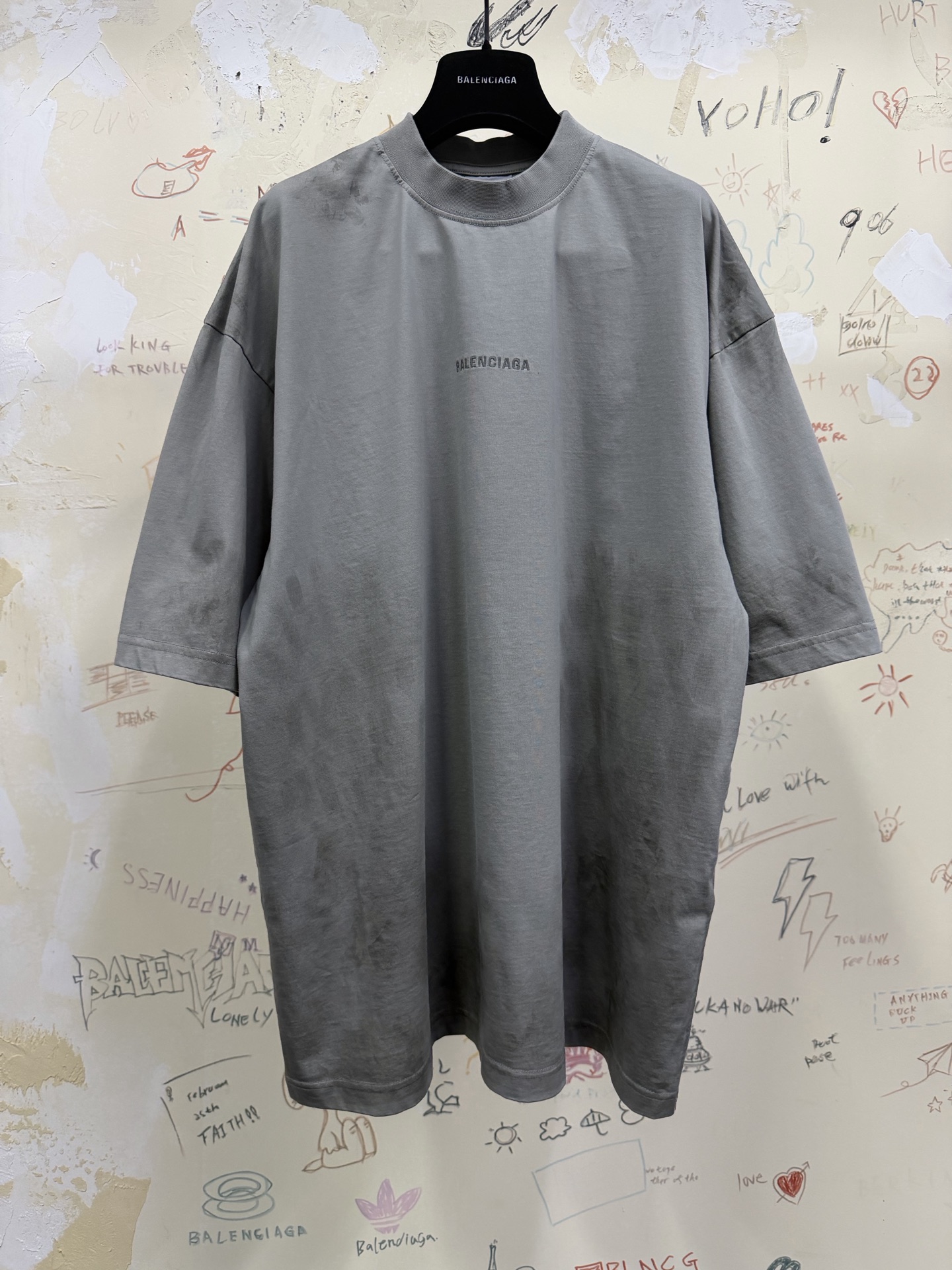 バレンシアガ 3B メルテッドロゴTシャツ グレー 詳細画像 3