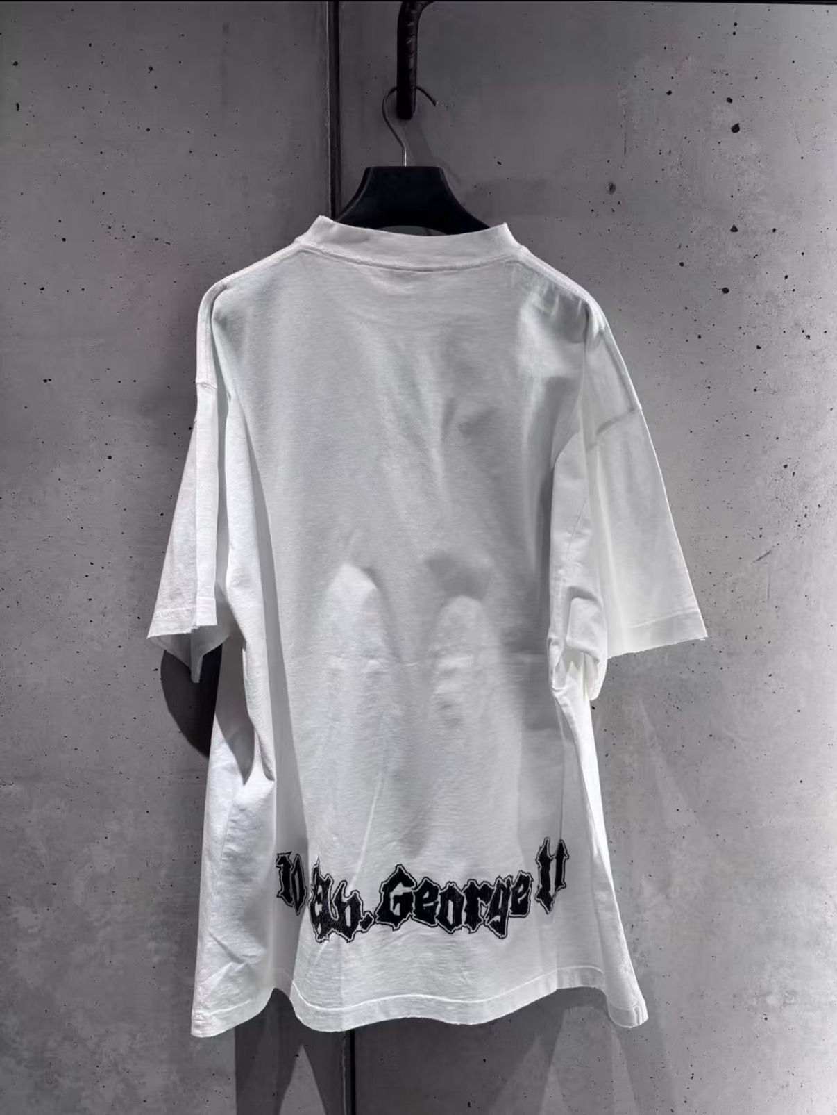 バレンシアガ ゴシックロック ロゴTシャツ ホワイト 詳細画像 2