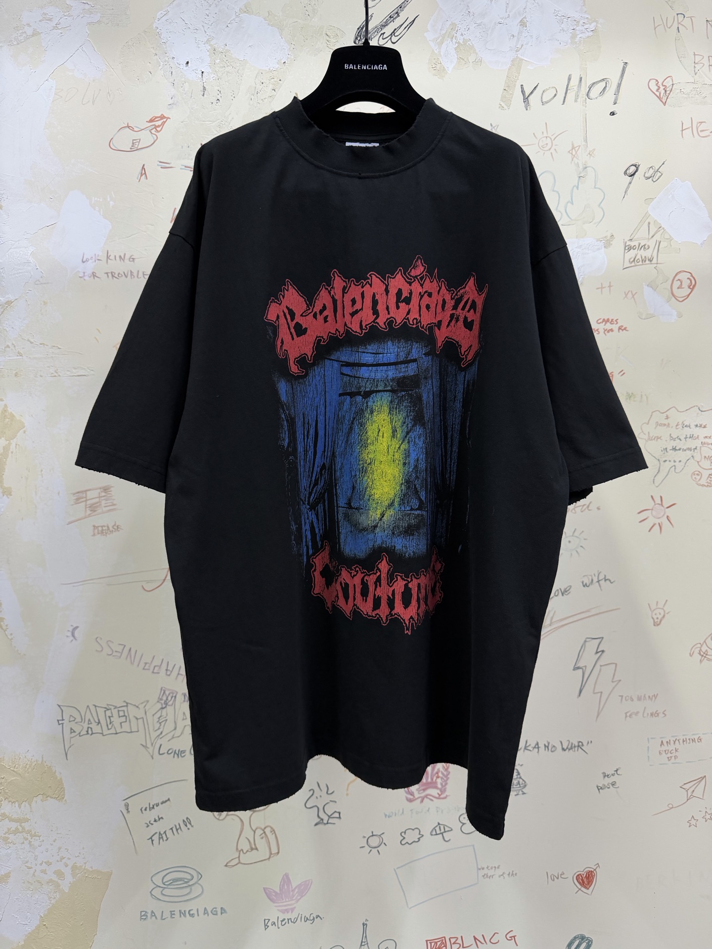 バレンシアガ ゴシックロック ロゴTシャツ ブラック 詳細画像 1