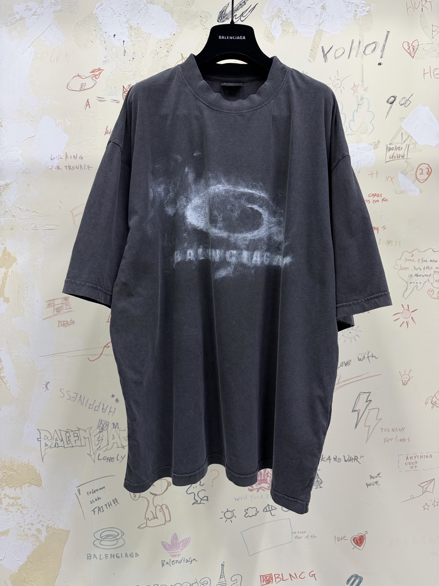 バレンシアガ クレヨン リングロゴTシャツ ウォッシュドブラック 詳細画像 1