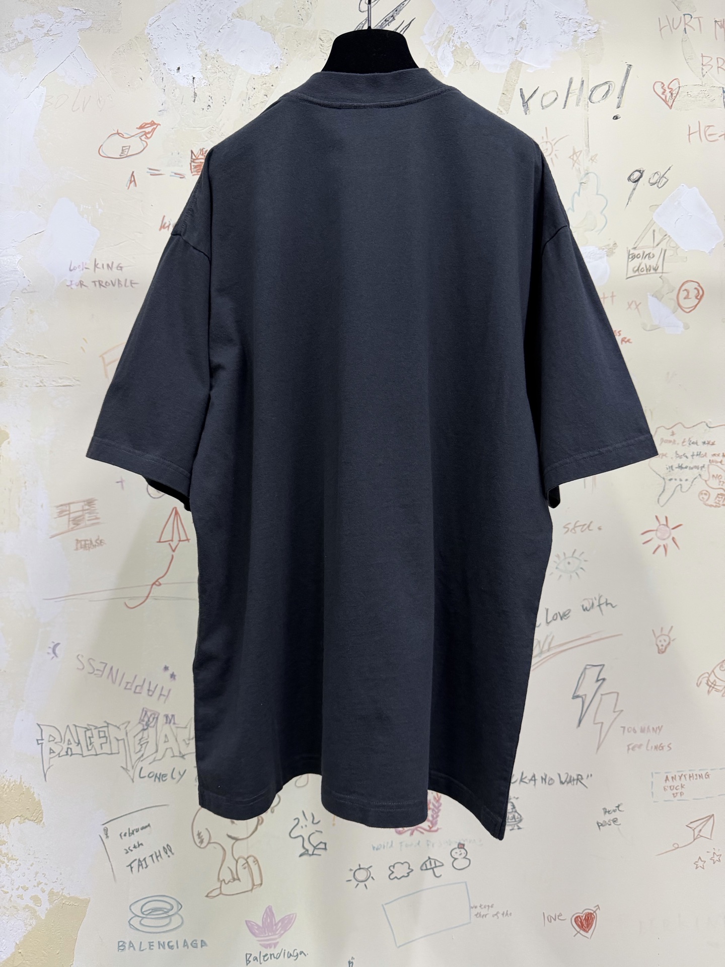 バレンシアガ スクリプトロゴTシャツ ウォッシュドブラック 画像 6