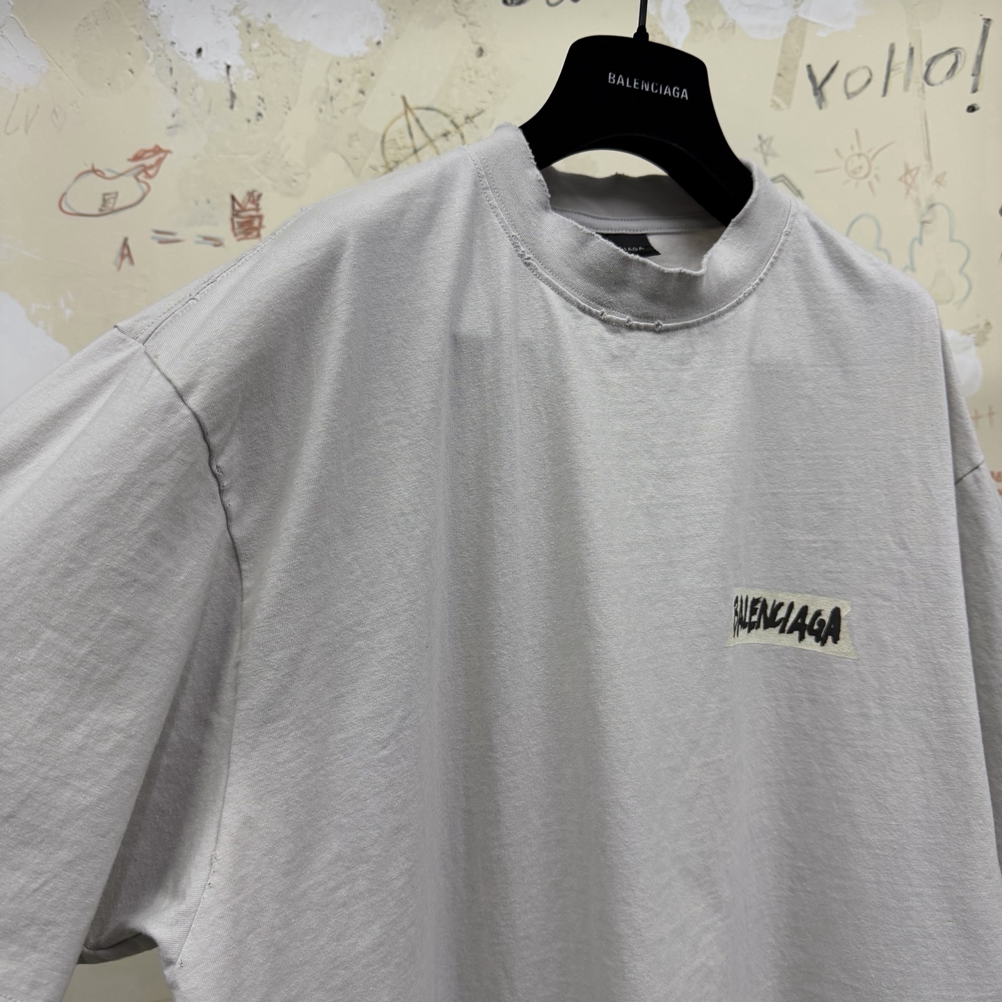バレンシアガ マスキングテープ ロゴTシャツ グレー 詳細画像 2