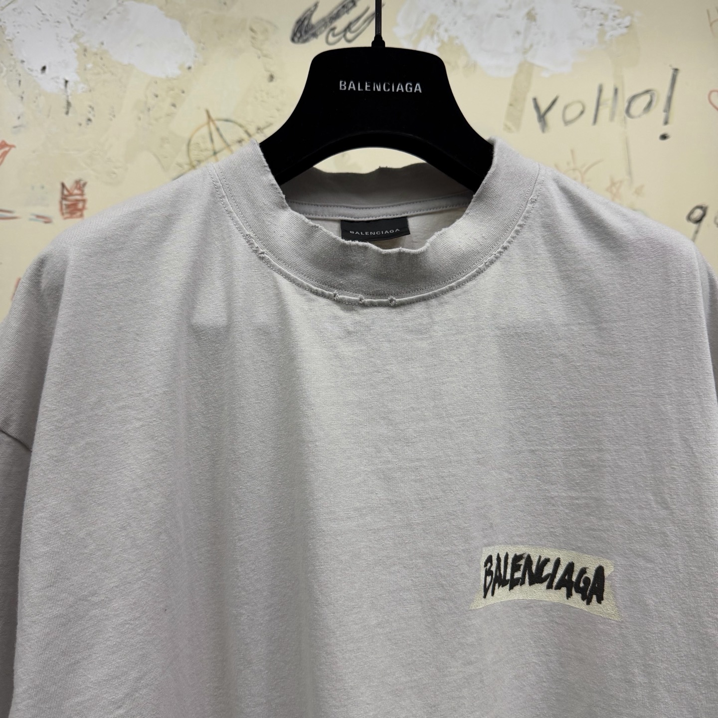 バレンシアガ マスキングテープ ロゴTシャツ グレー 詳細画像 3