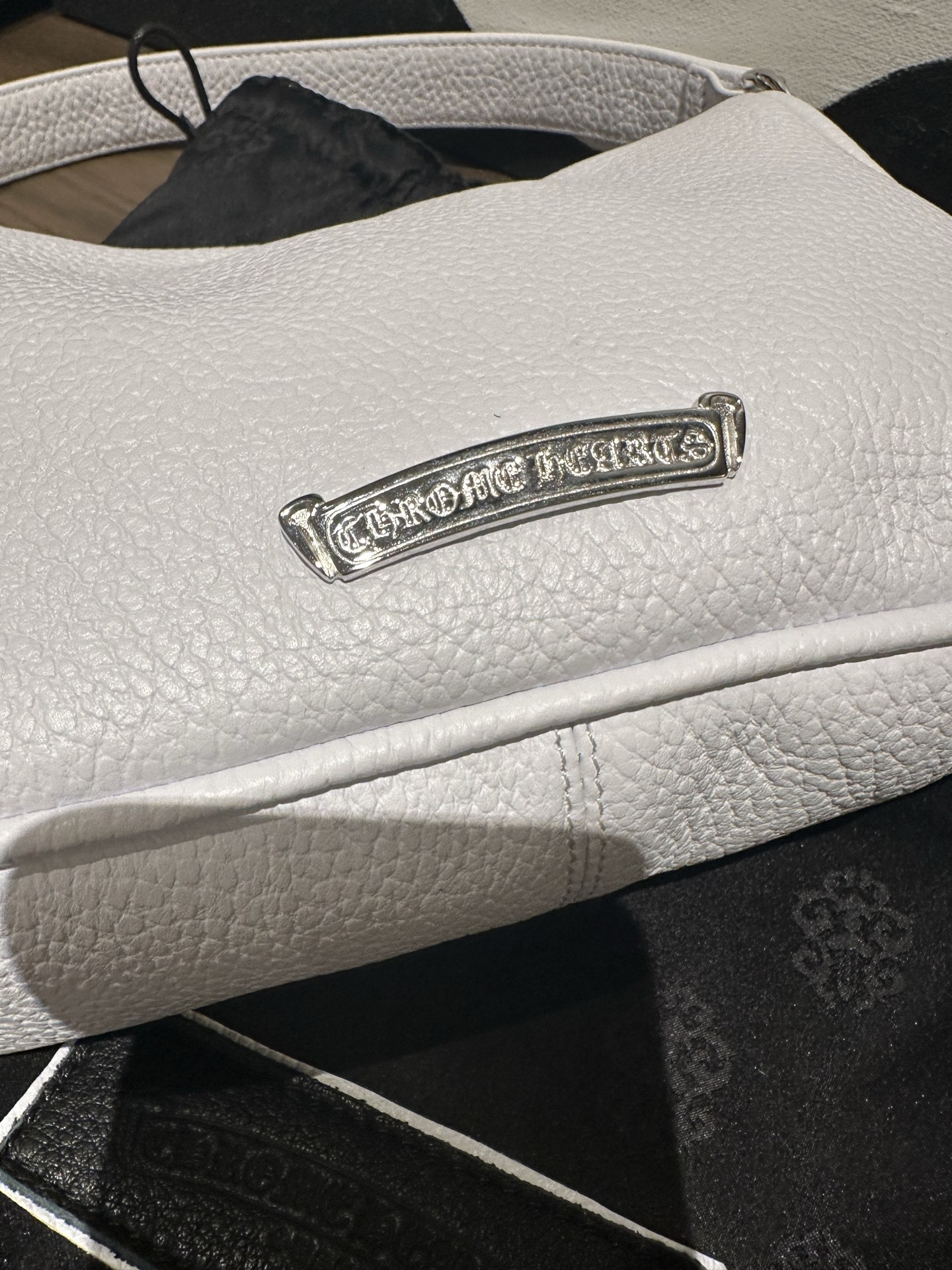 クロムハーツ ホワイト クロス Zip ショルダー バッグ 画像 5