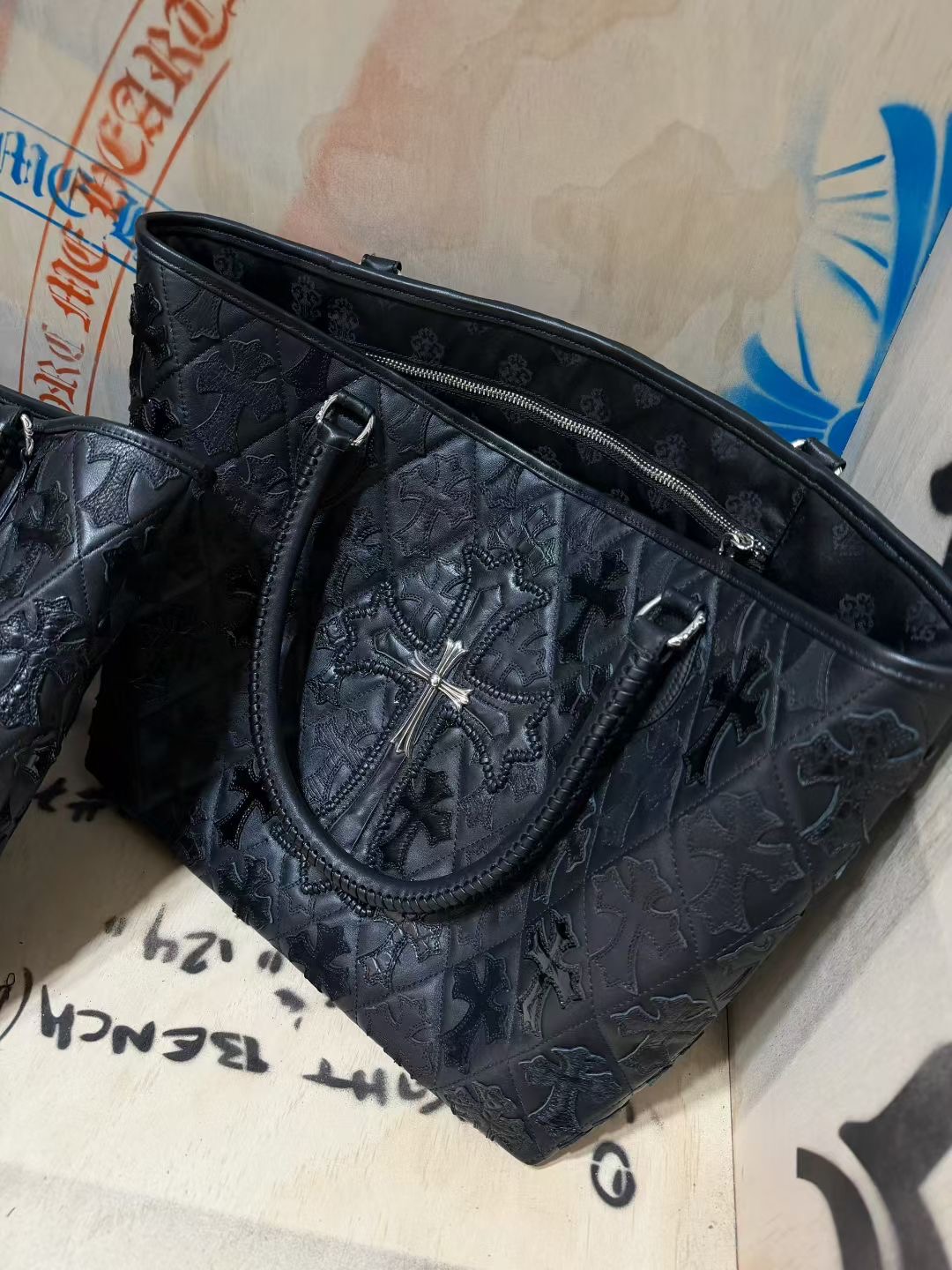 クロムハーツ ブラック クロス トート バッグ Monogram 詳細画像 2