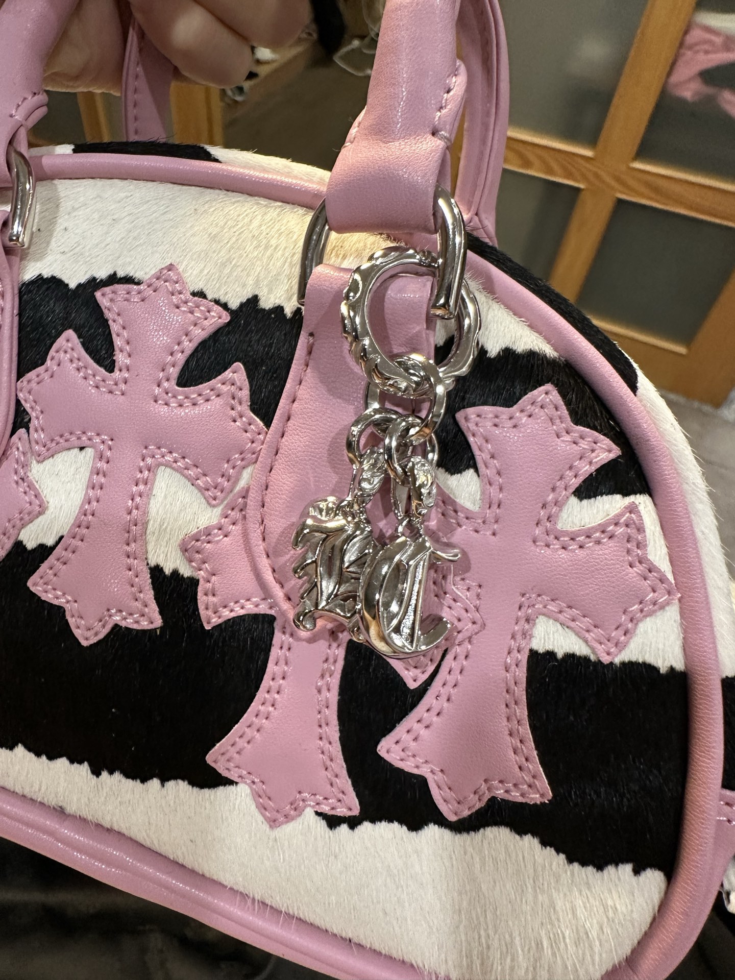 クロムハーツ ピンク カウプリント ミニバッグ 詳細画像 2