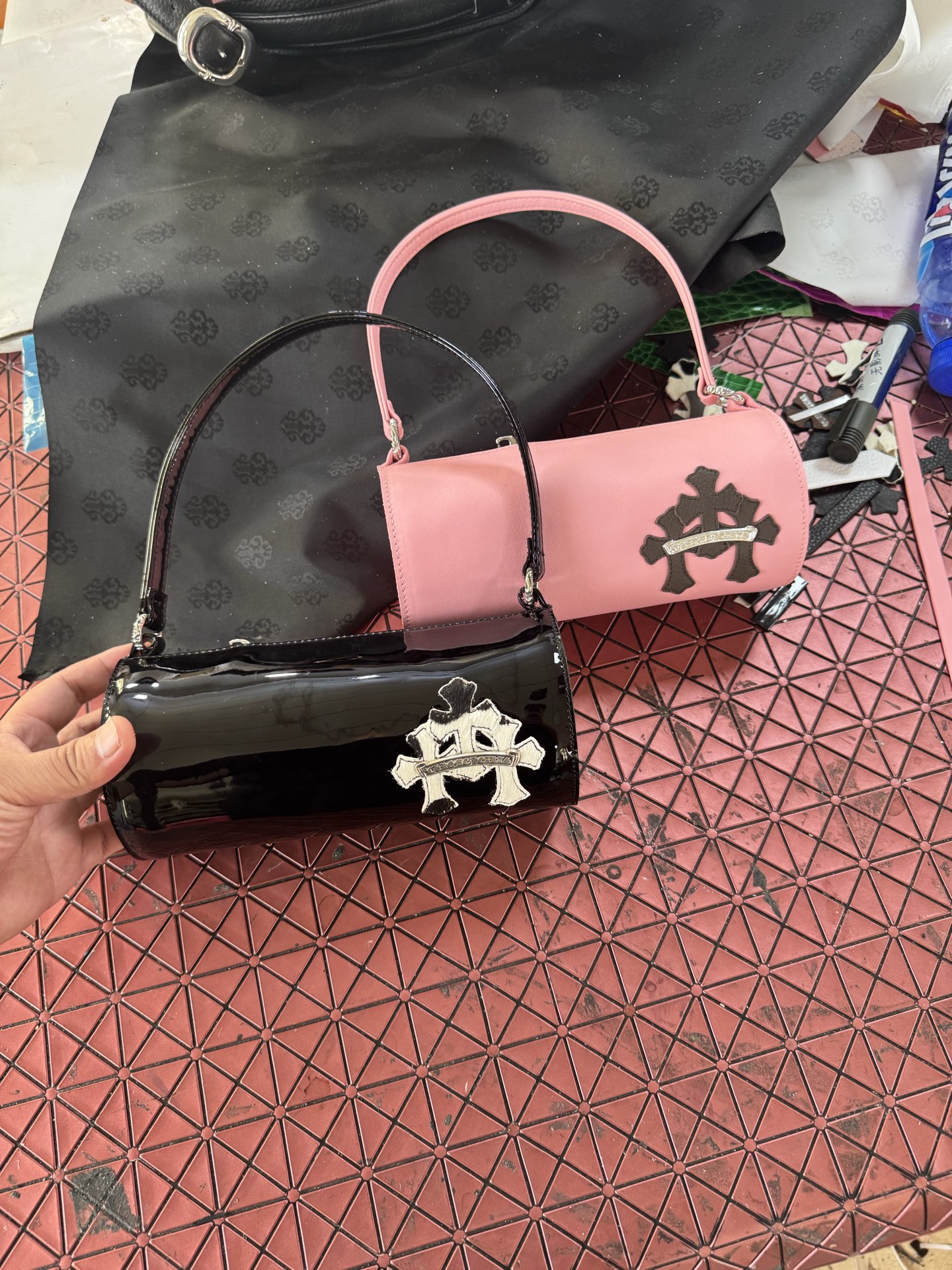 クロムハーツ ピンククロス シリンダー ショルダーバッグ 画像 9