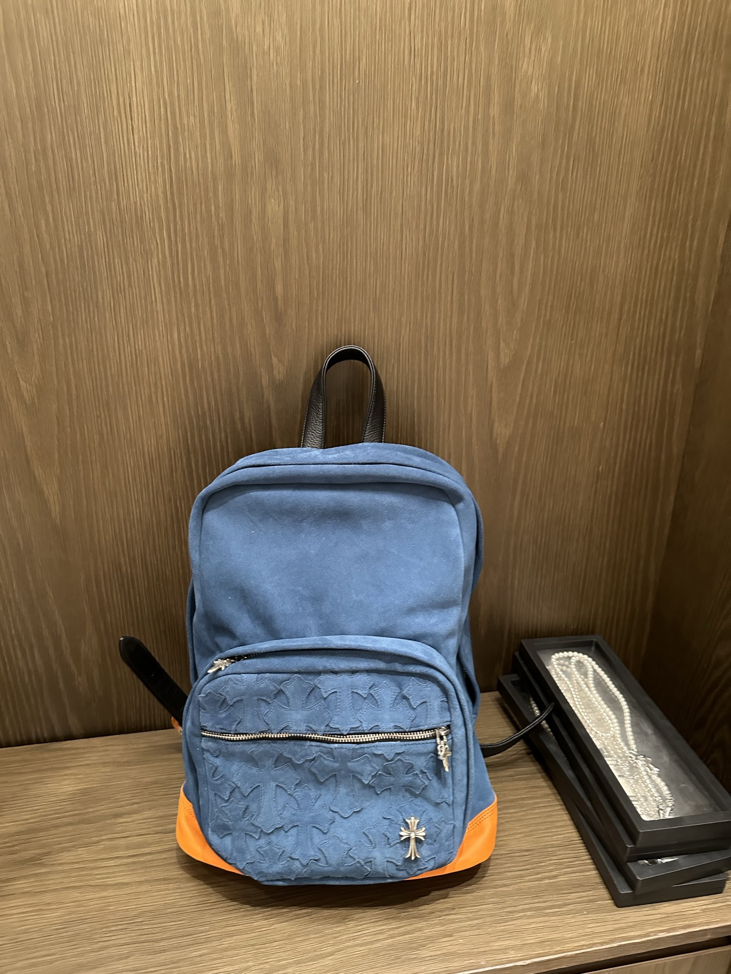 クロムハーツ グレー クロス バックパック 画像 5