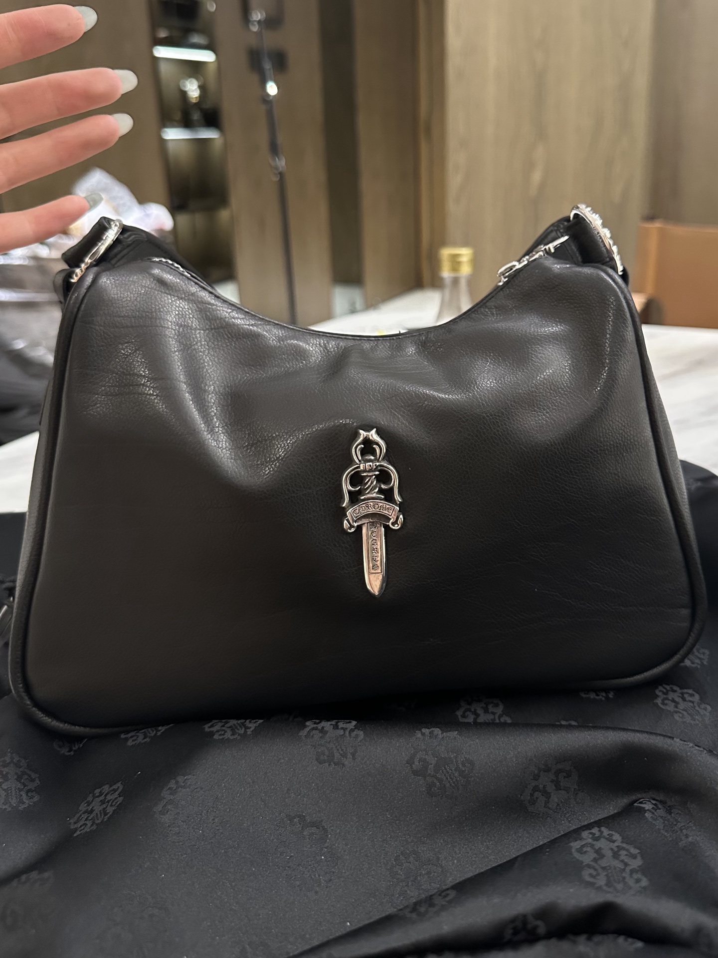 クロムハーツ ブラック レザー Small Hobo バッグ 画像 4