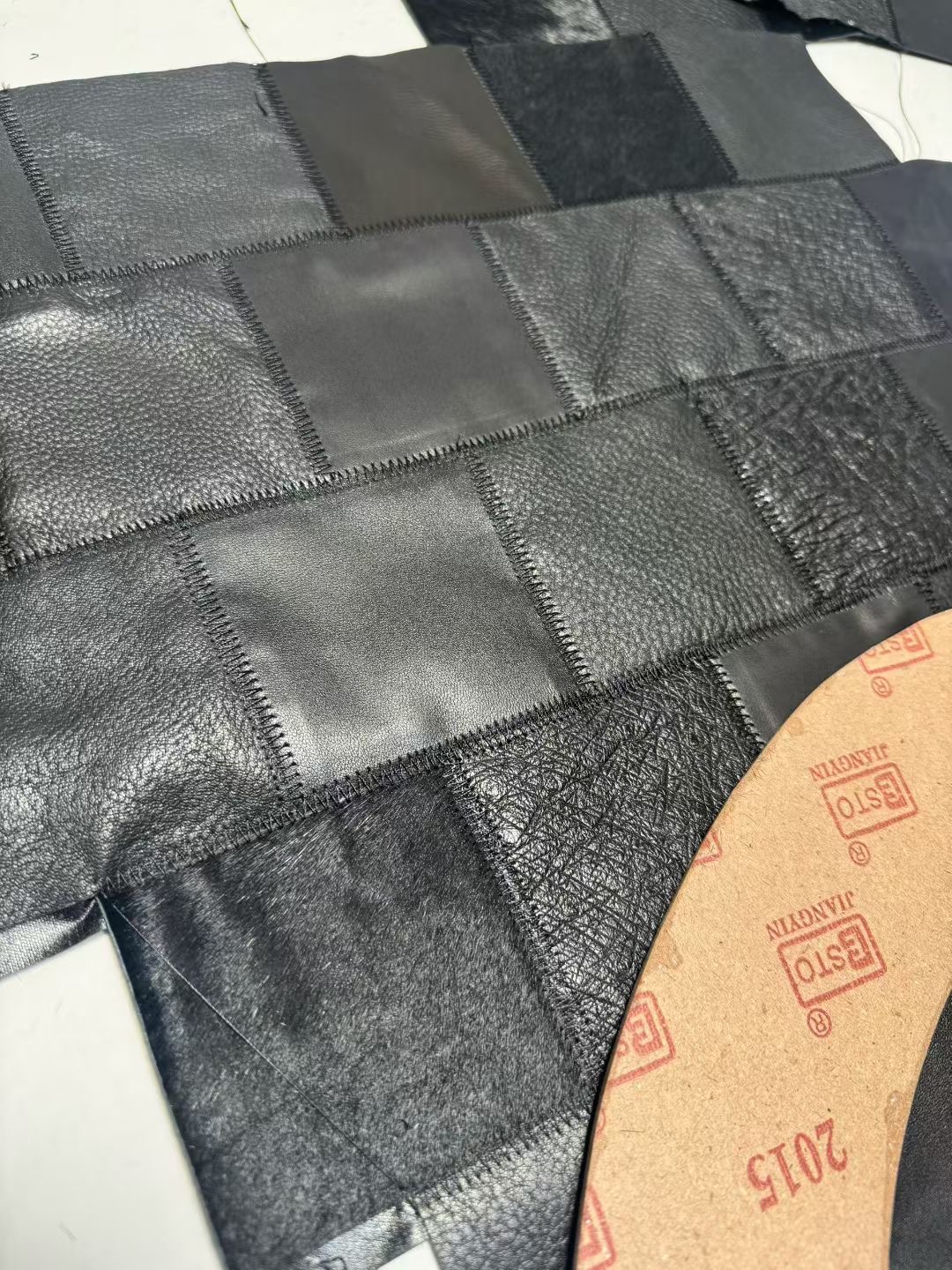 クロムハーツ ブラック レザー バケット Hat Quilted クロス 詳細画像 3