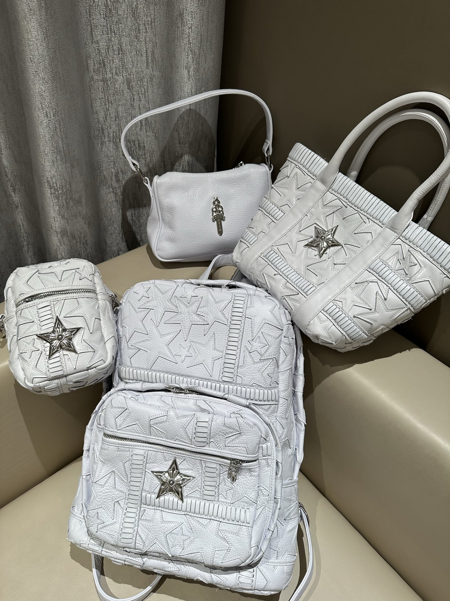 クロムハーツ スターパッチ ホワイト バックパック 画像 4