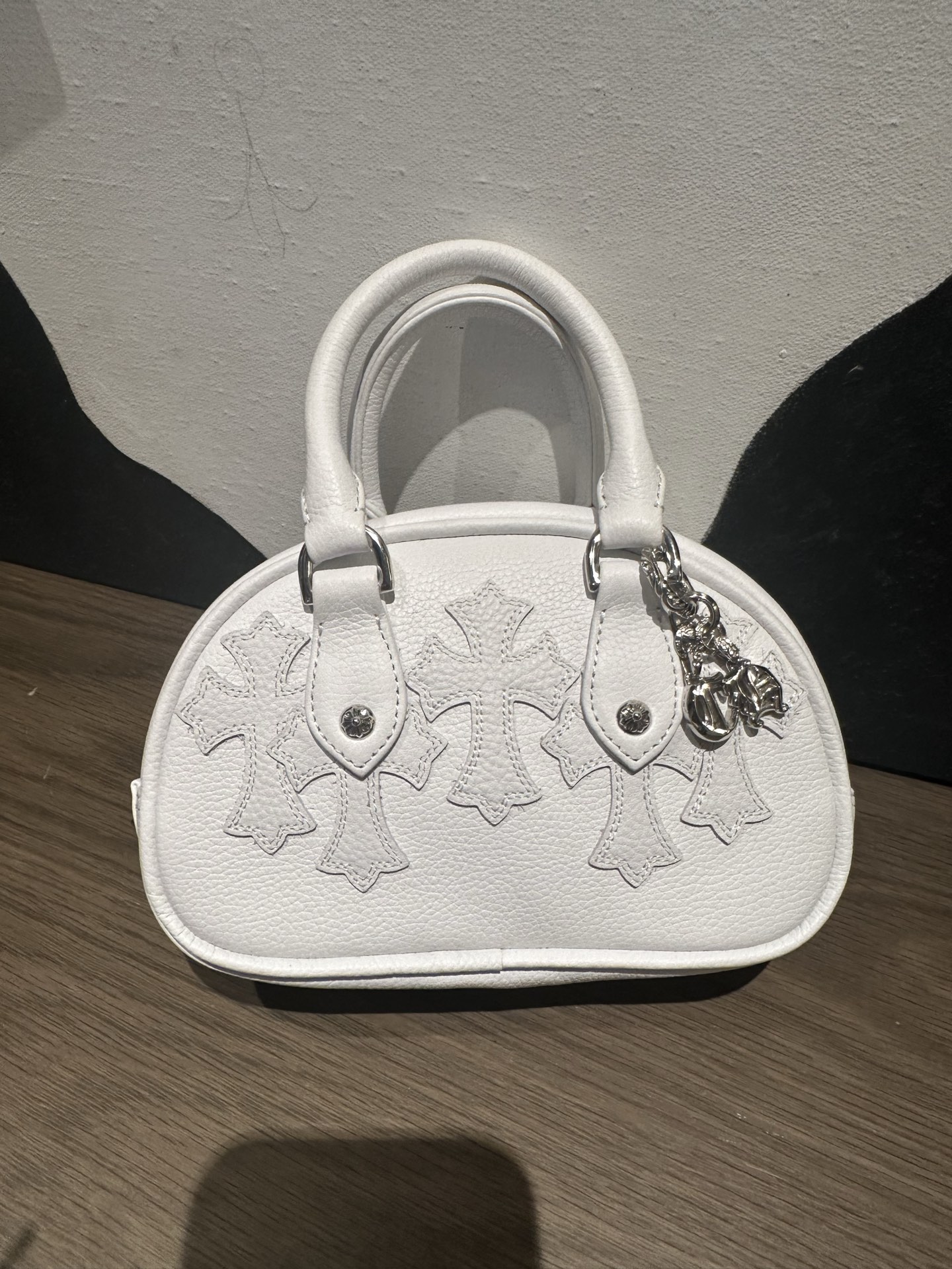クロムハーツ ホワイト クロス Dome ミニ Handbag シルバー Buttons 詳細画像 1