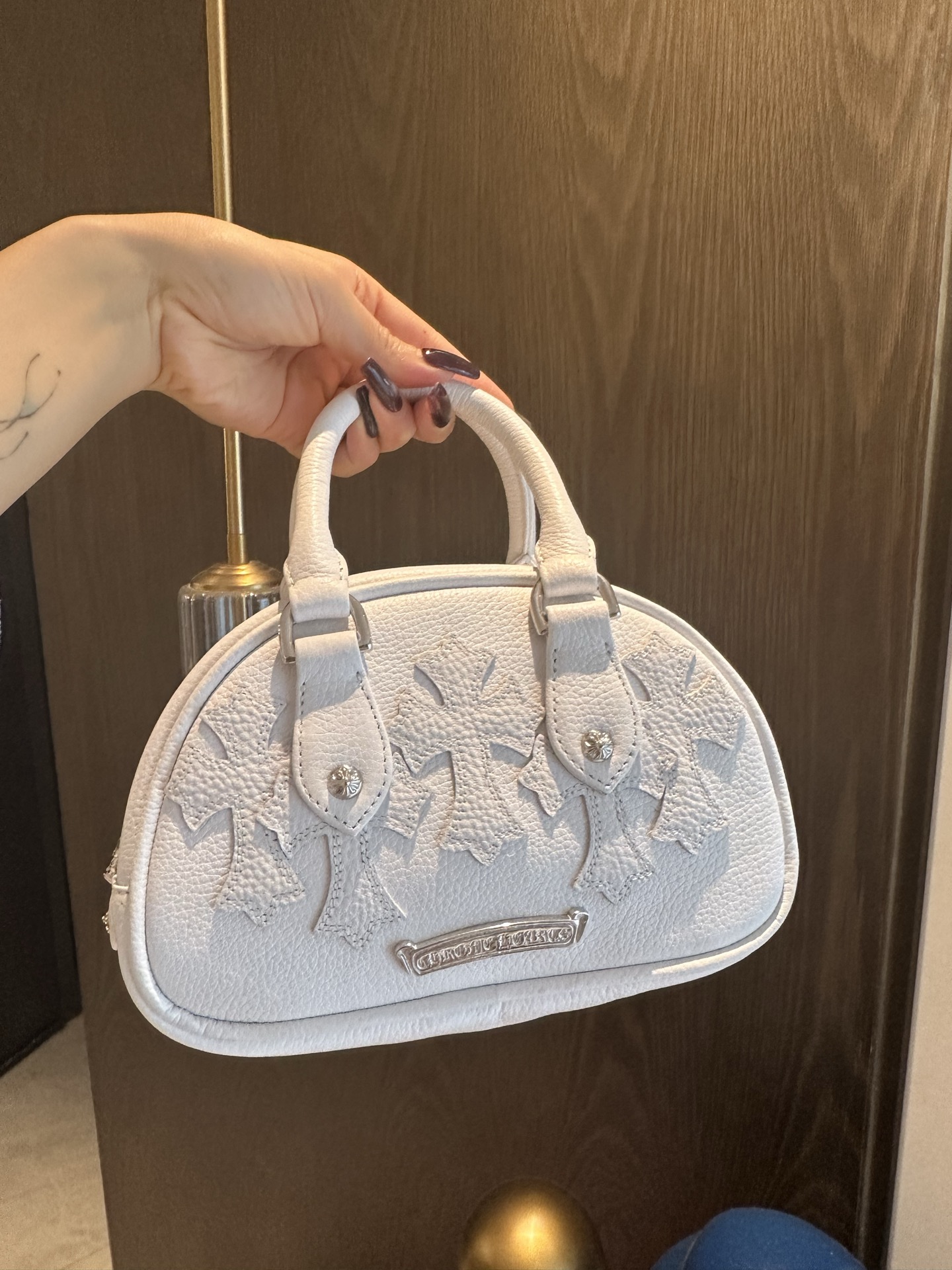 クロムハーツ ホワイト クロス Dome ミニ Handbag シルバー Buttons 詳細画像 3