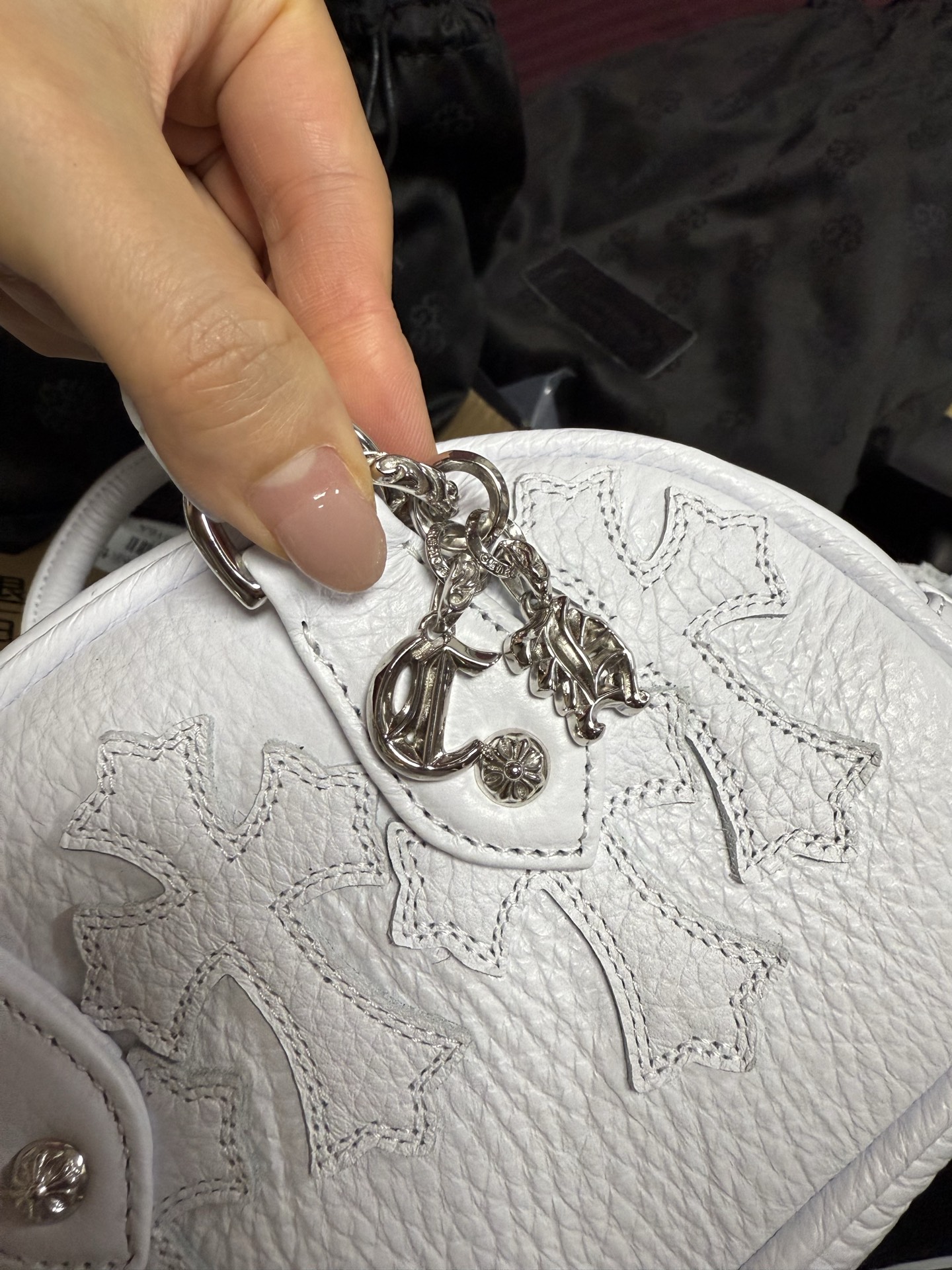 クロムハーツ ホワイト クロス Dome ミニ Handbag シルバー Buttons 画像 6