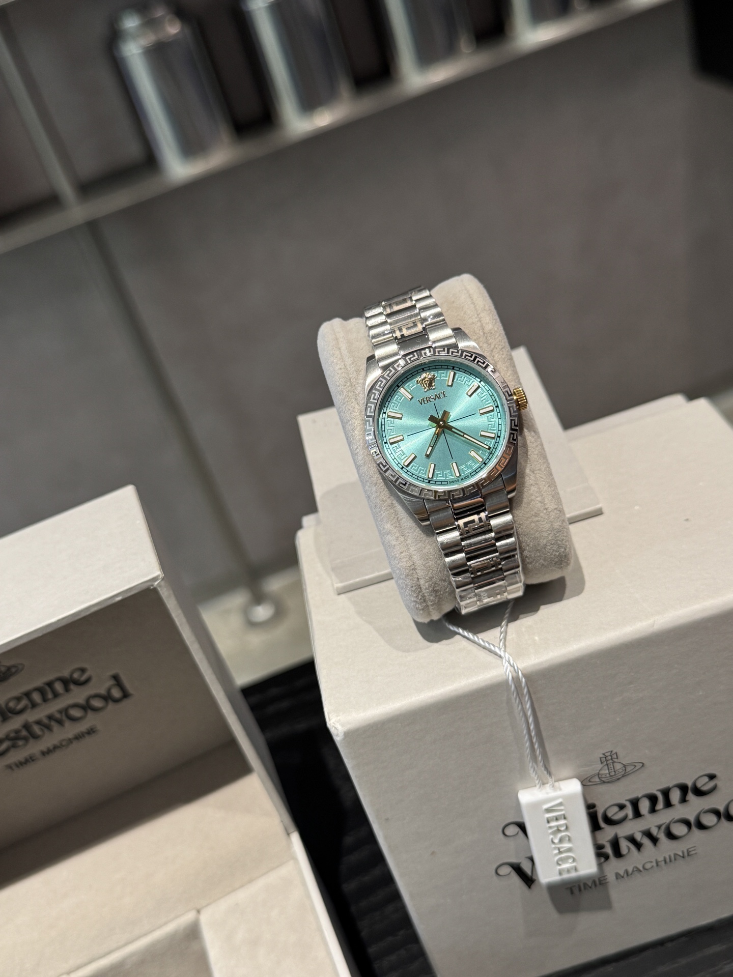 ヴェルサーチェ ミレニアム レディ ウォッチ ゴールド 32mm 詳細画像 1