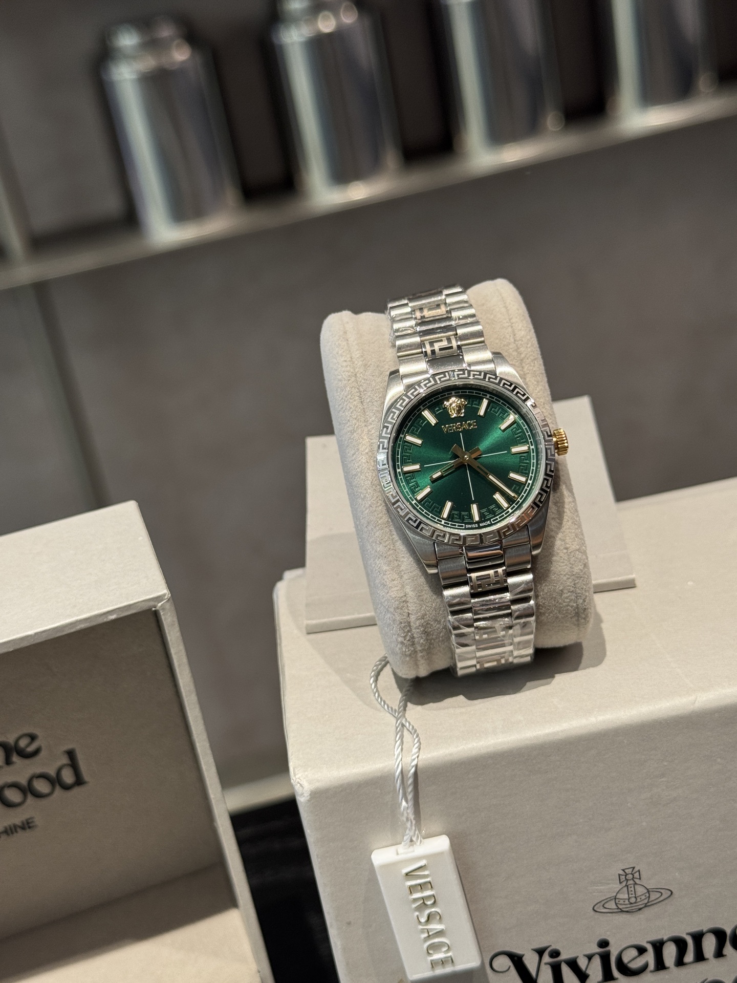ヴェルサーチェ ミレニアム レディ ウォッチ ゴールド 32mm 詳細画像 2