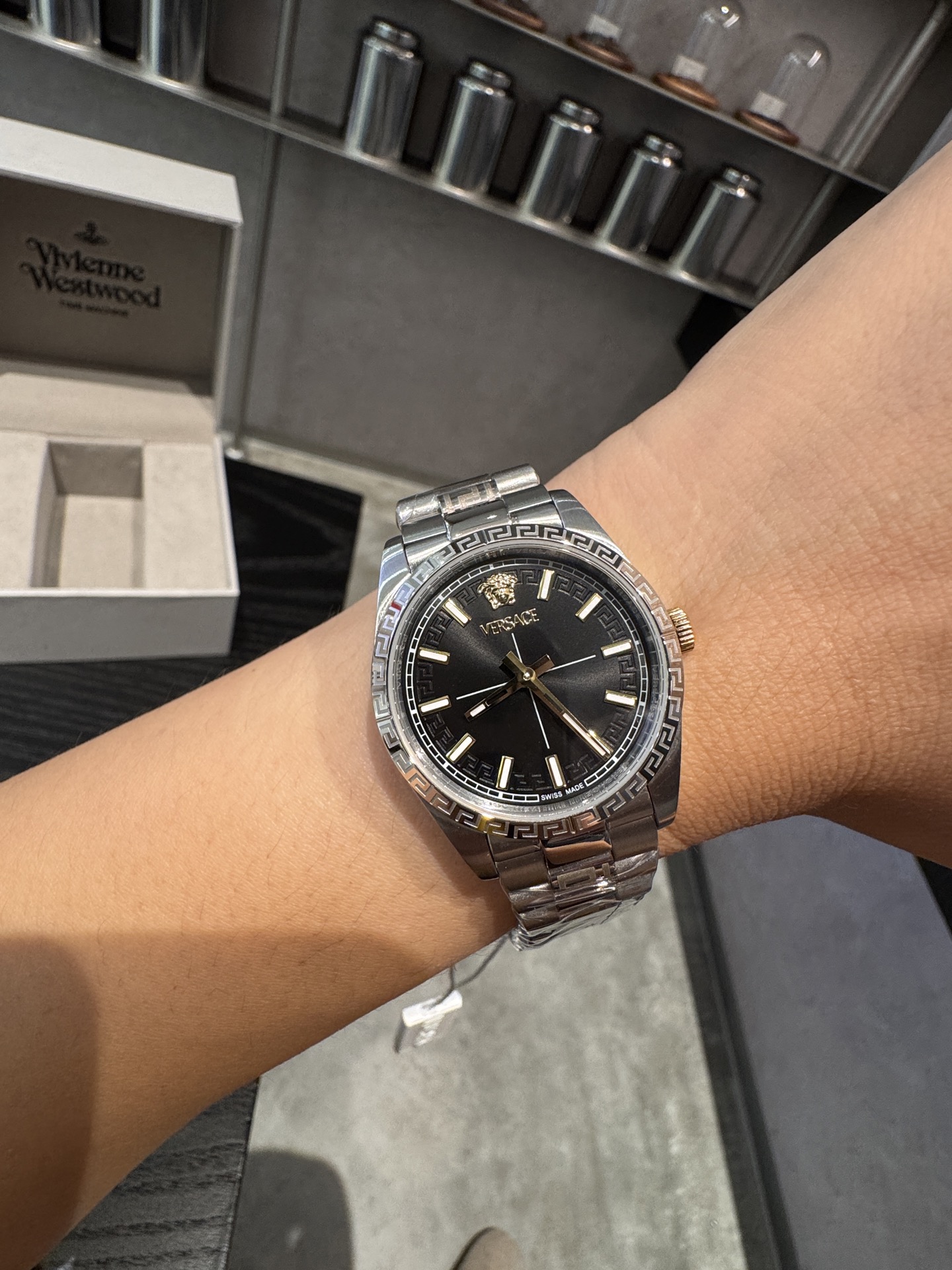 ヴェルサーチェ ミレニアム レディ ウォッチ ゴールド 32mm 画像 5