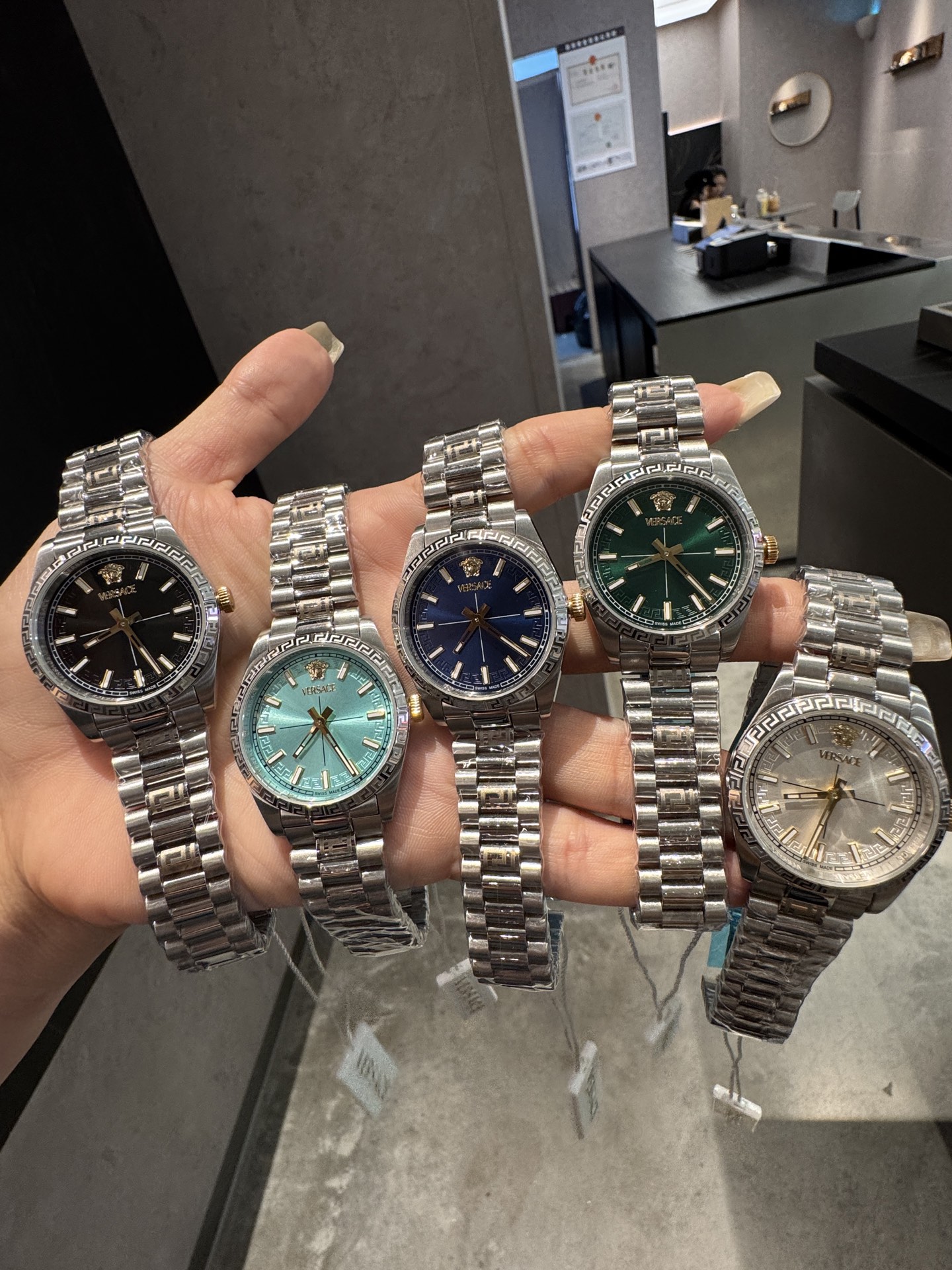 ヴェルサーチェ ミレニアム レディ ウォッチ ゴールド 32mm 画像 8