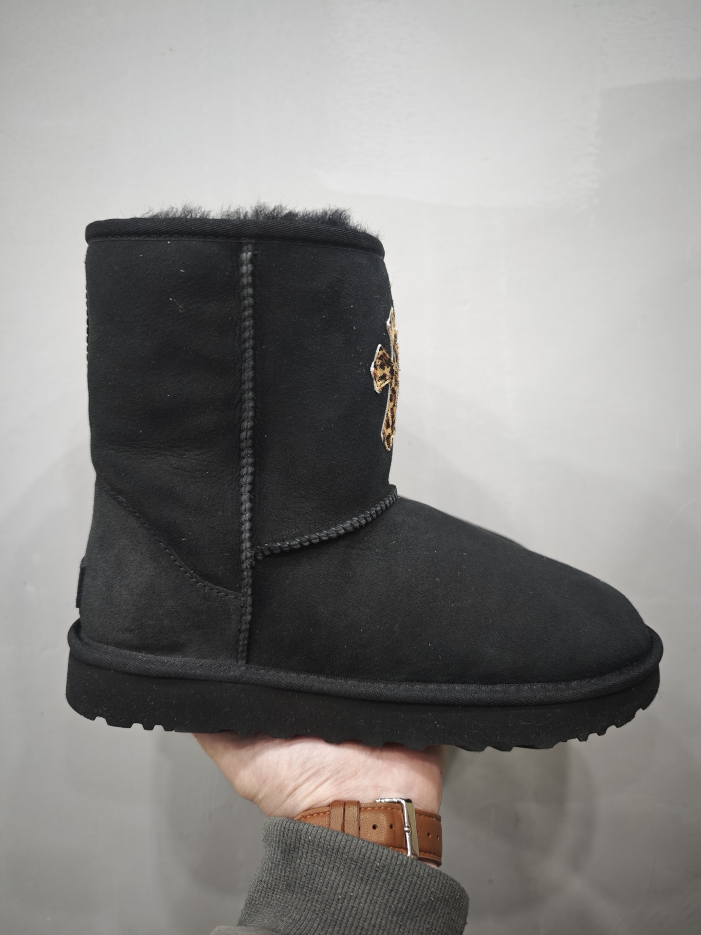 クロムハーツ x UGG Haircalf Mid Snow ブーツ ブラック 詳細画像 1